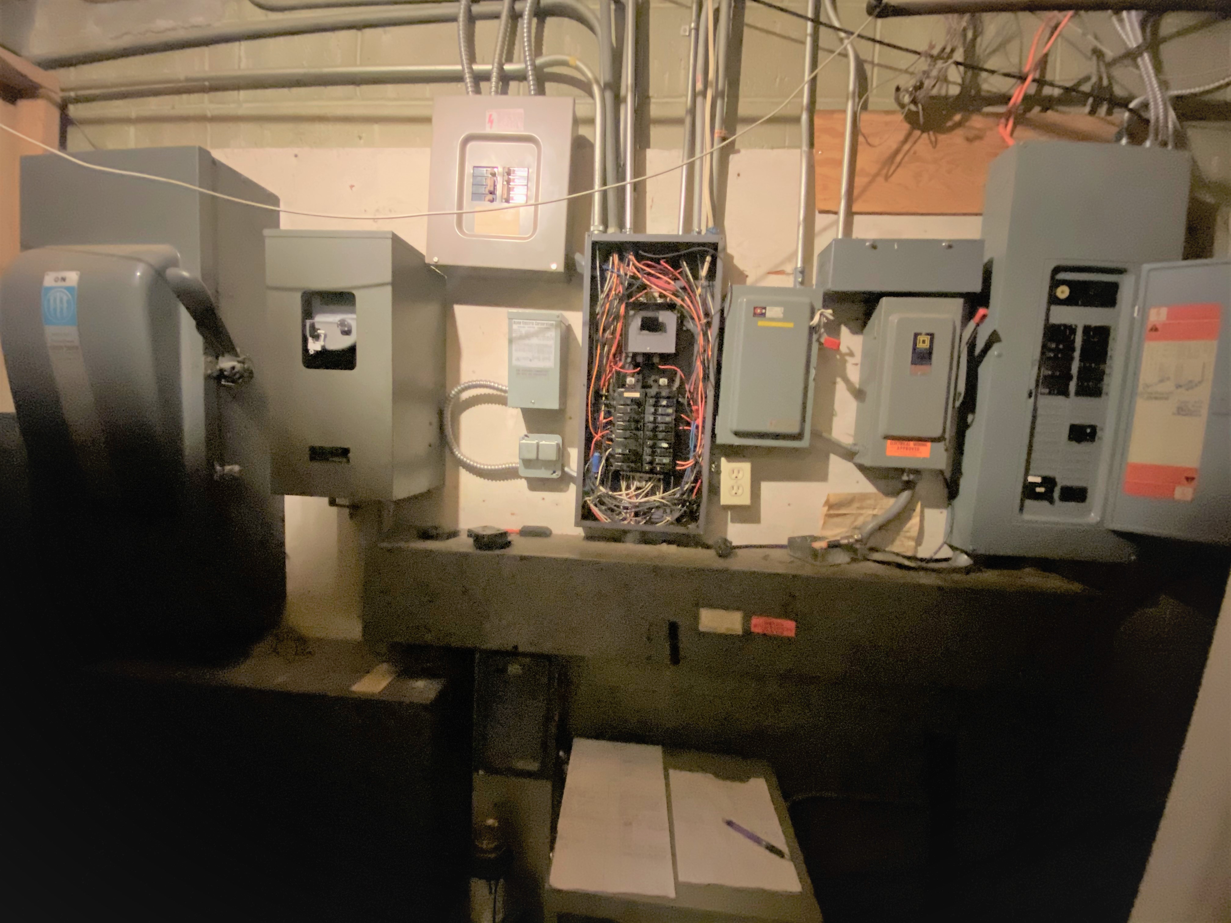 Office Warehouse For Lease, 2703 Turner Road, Lansing, MI 48906