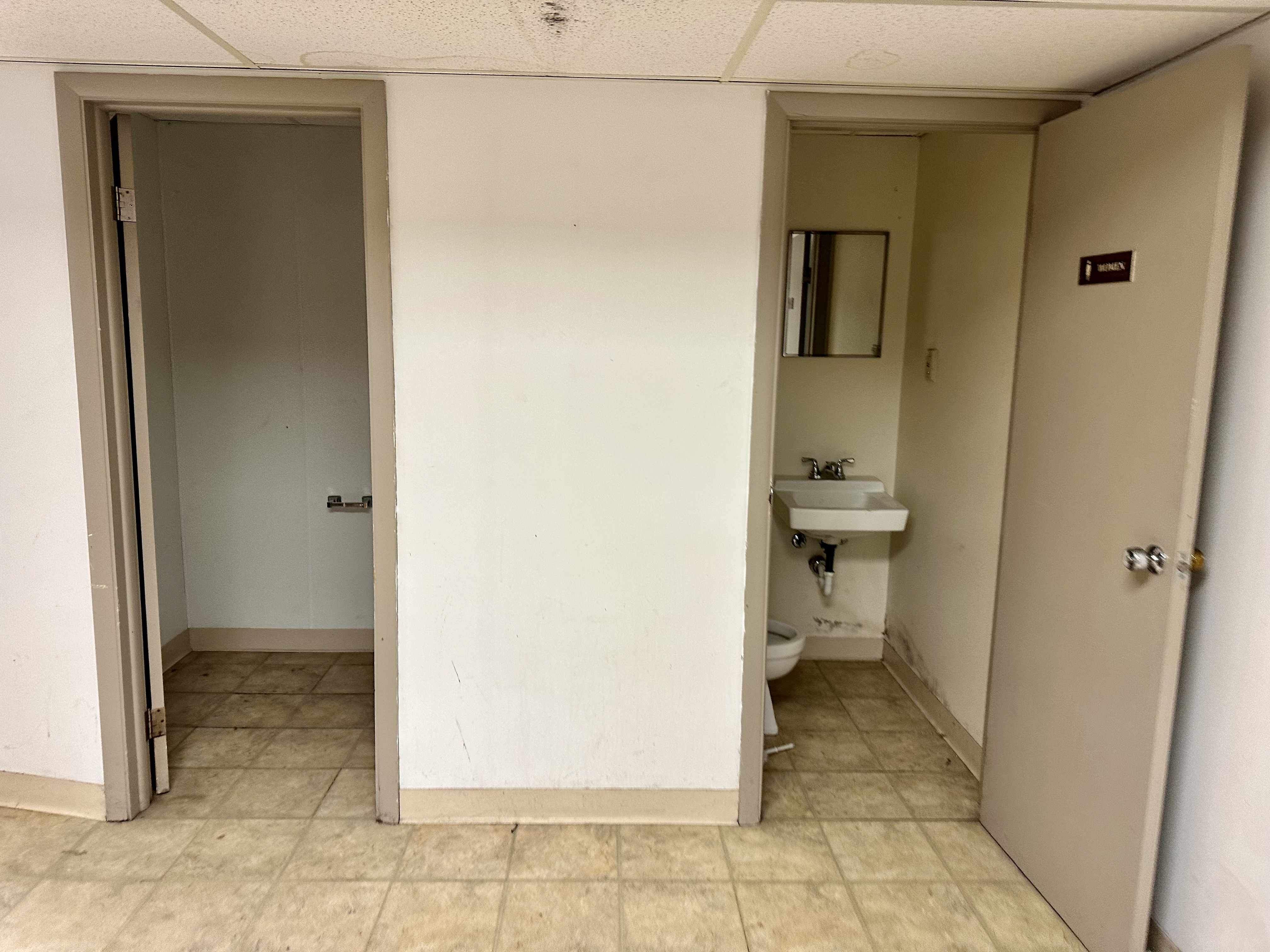 Office Warehouse For Sale, 2703 Turner Road, Lansing, MI 48906