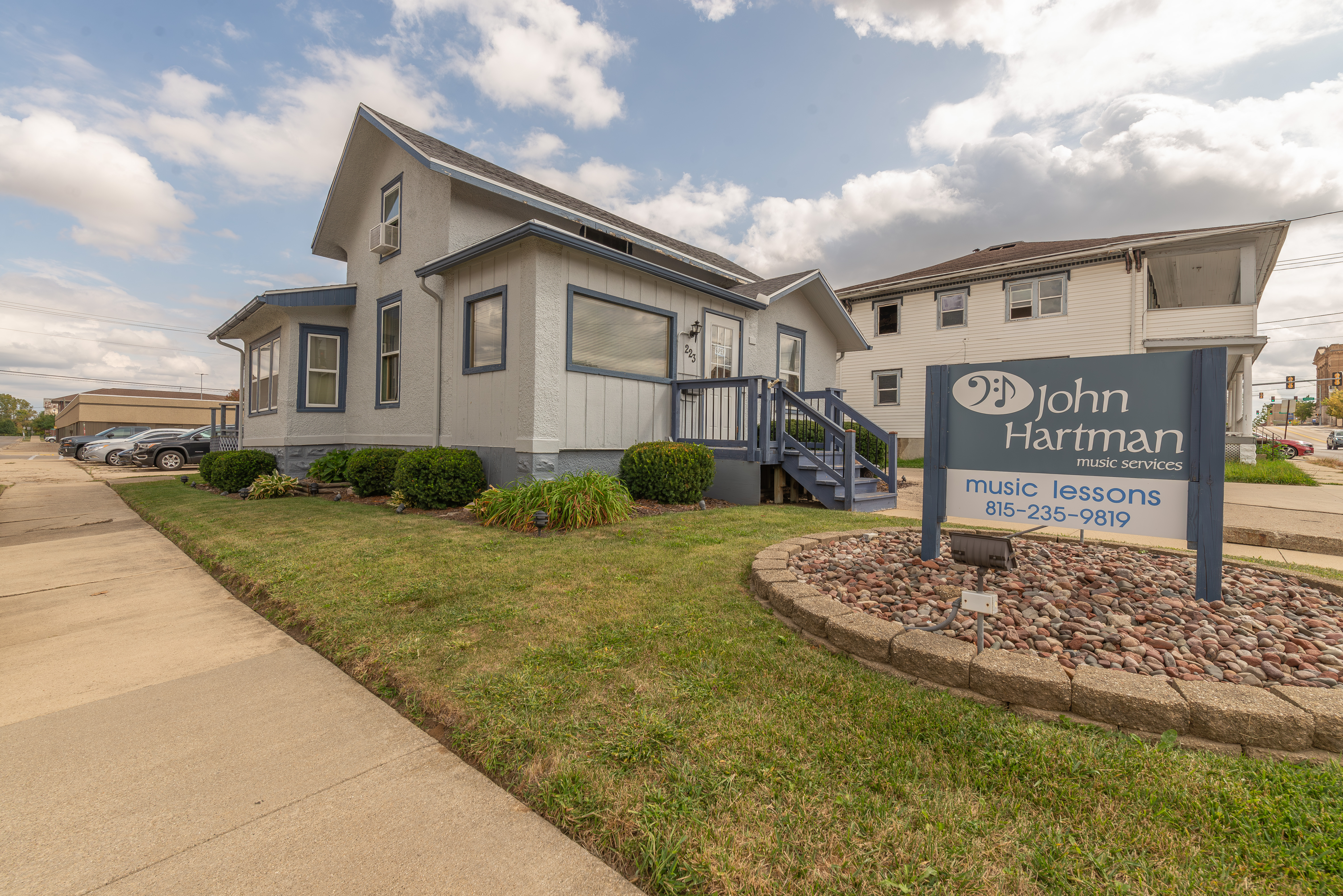 223 North Galena Avenue, Freeport, IL 61032