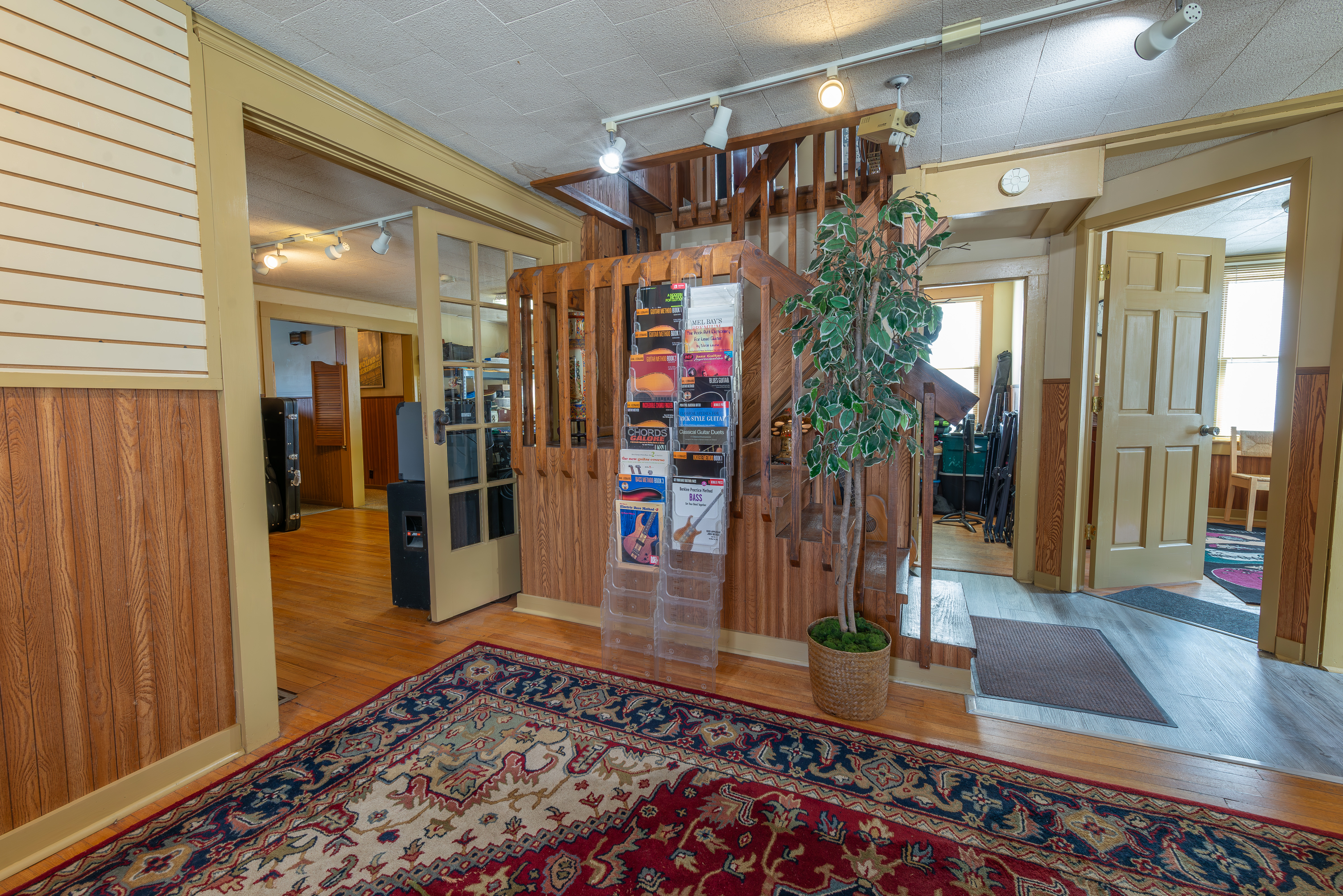 223 North Galena Avenue, Freeport, IL 61032