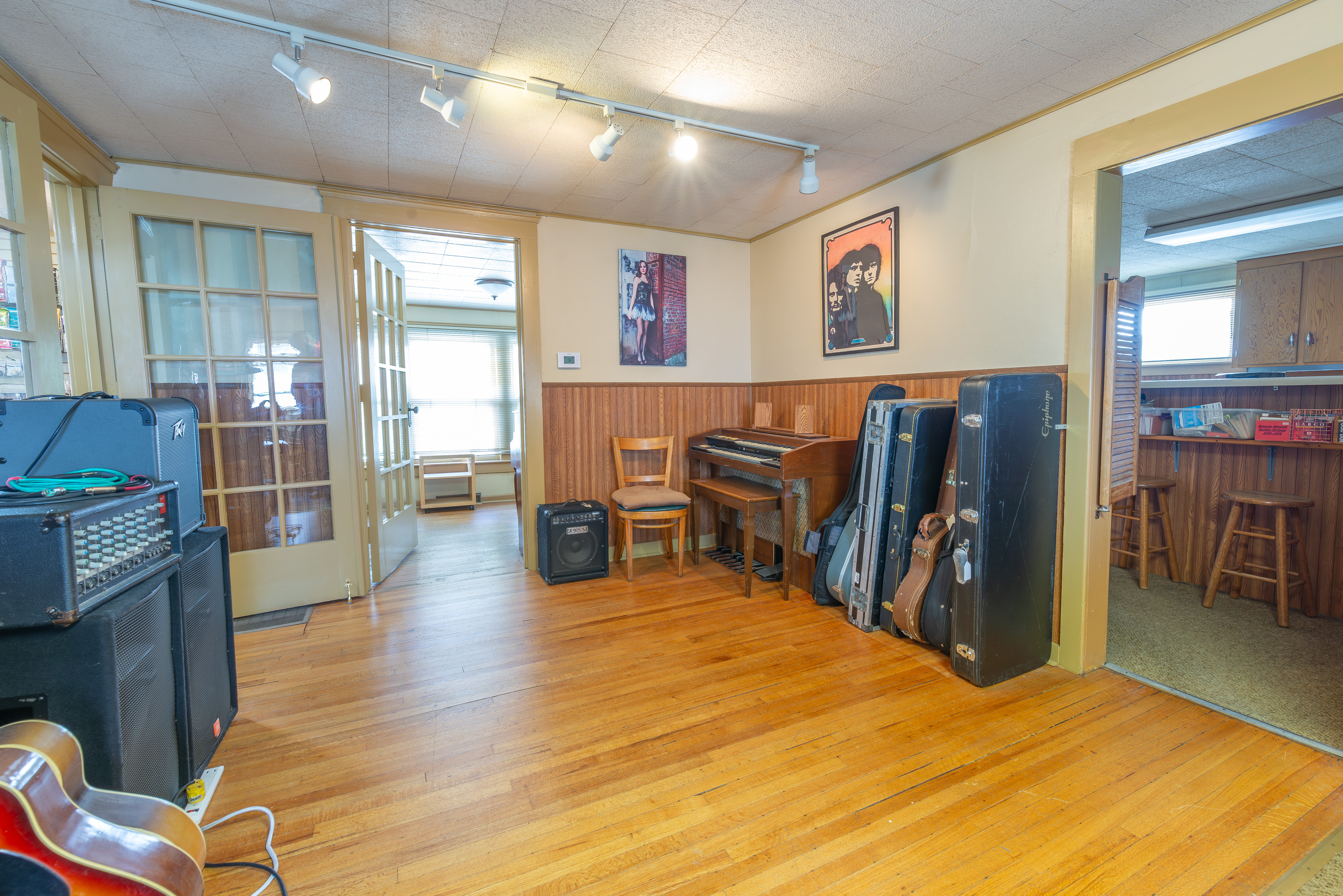 223 North Galena Avenue, Freeport, IL 61032