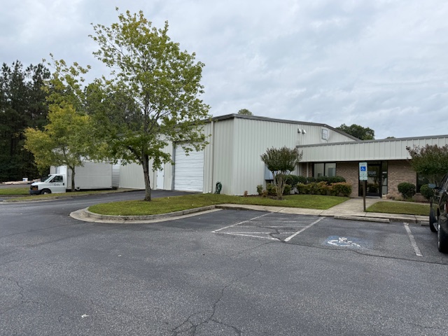 1720 E Oak Lake Blvd