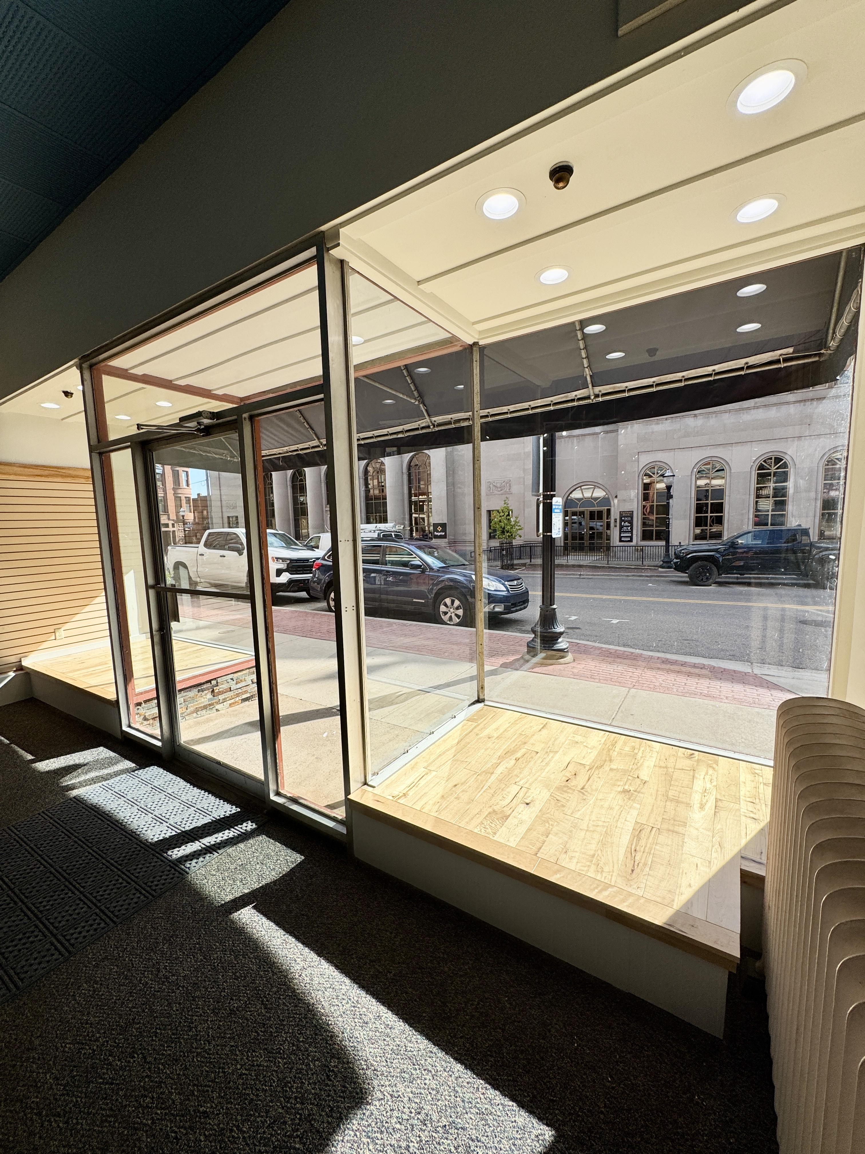 114 W. Washington St., Marquette MI 49855, 114 West Washington Street, Marquette, MI 49855