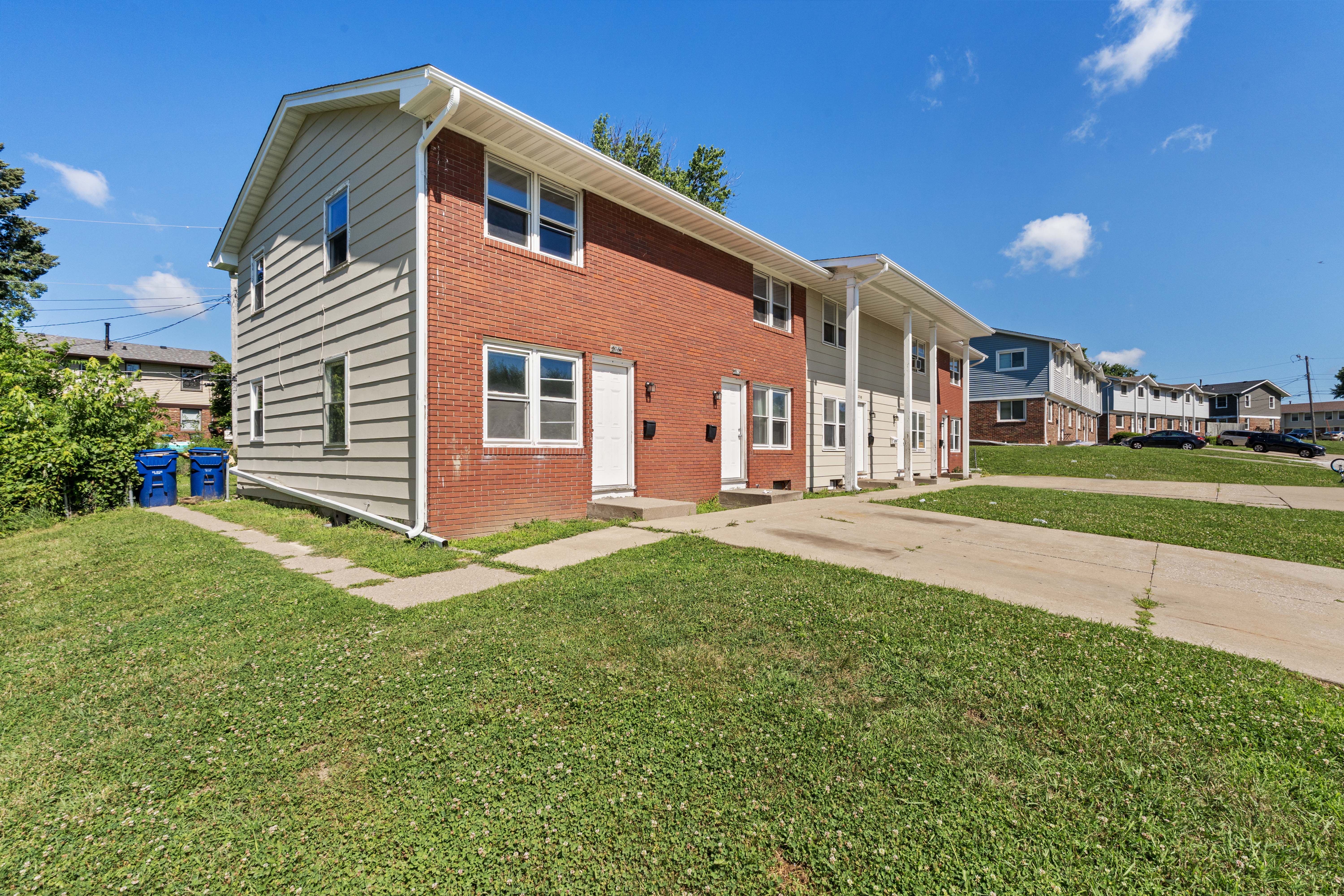 2704 Magnolia Drive, Bettendorf, IA 52722