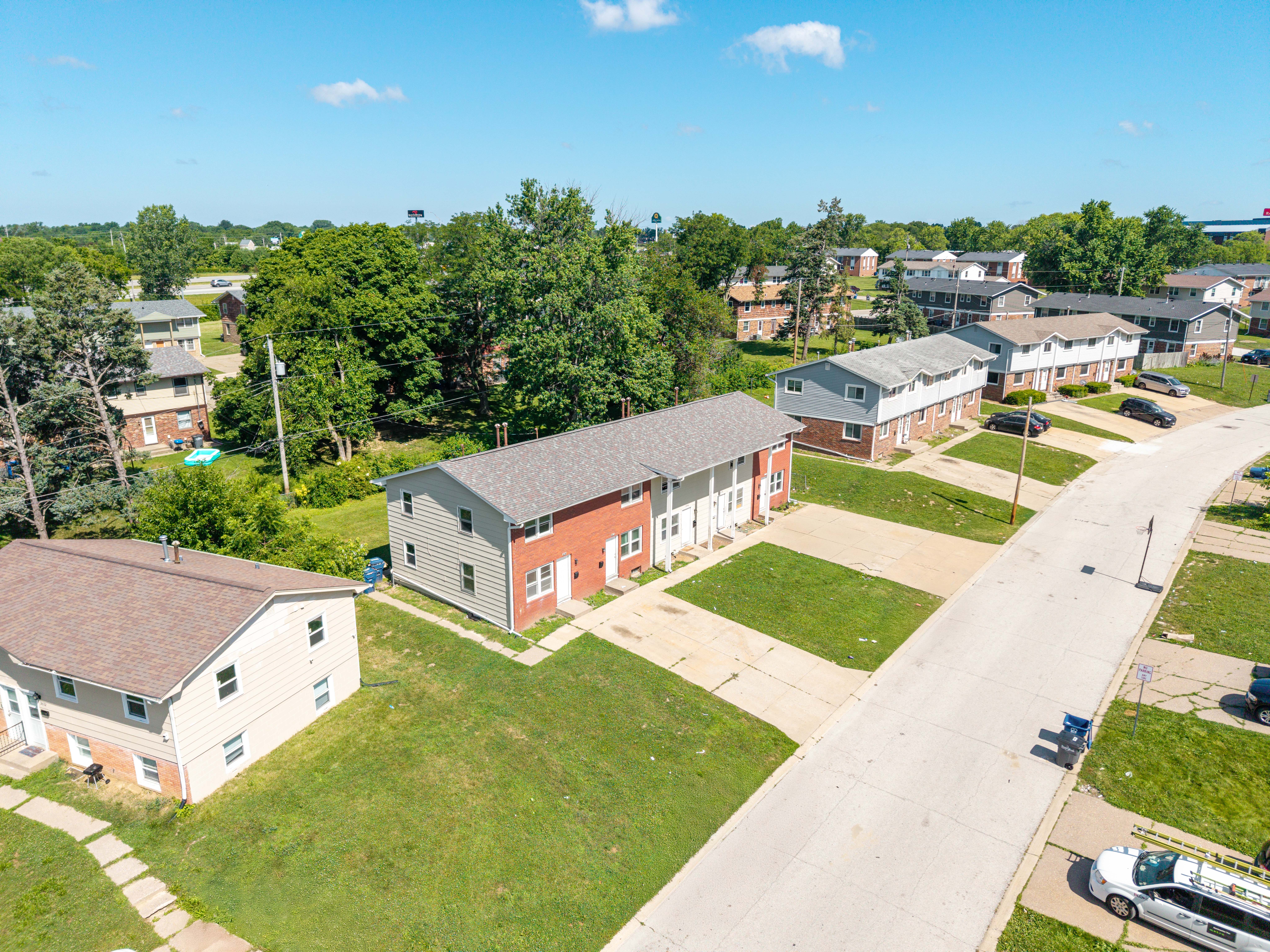 2704 Magnolia Drive, Bettendorf, IA 52722