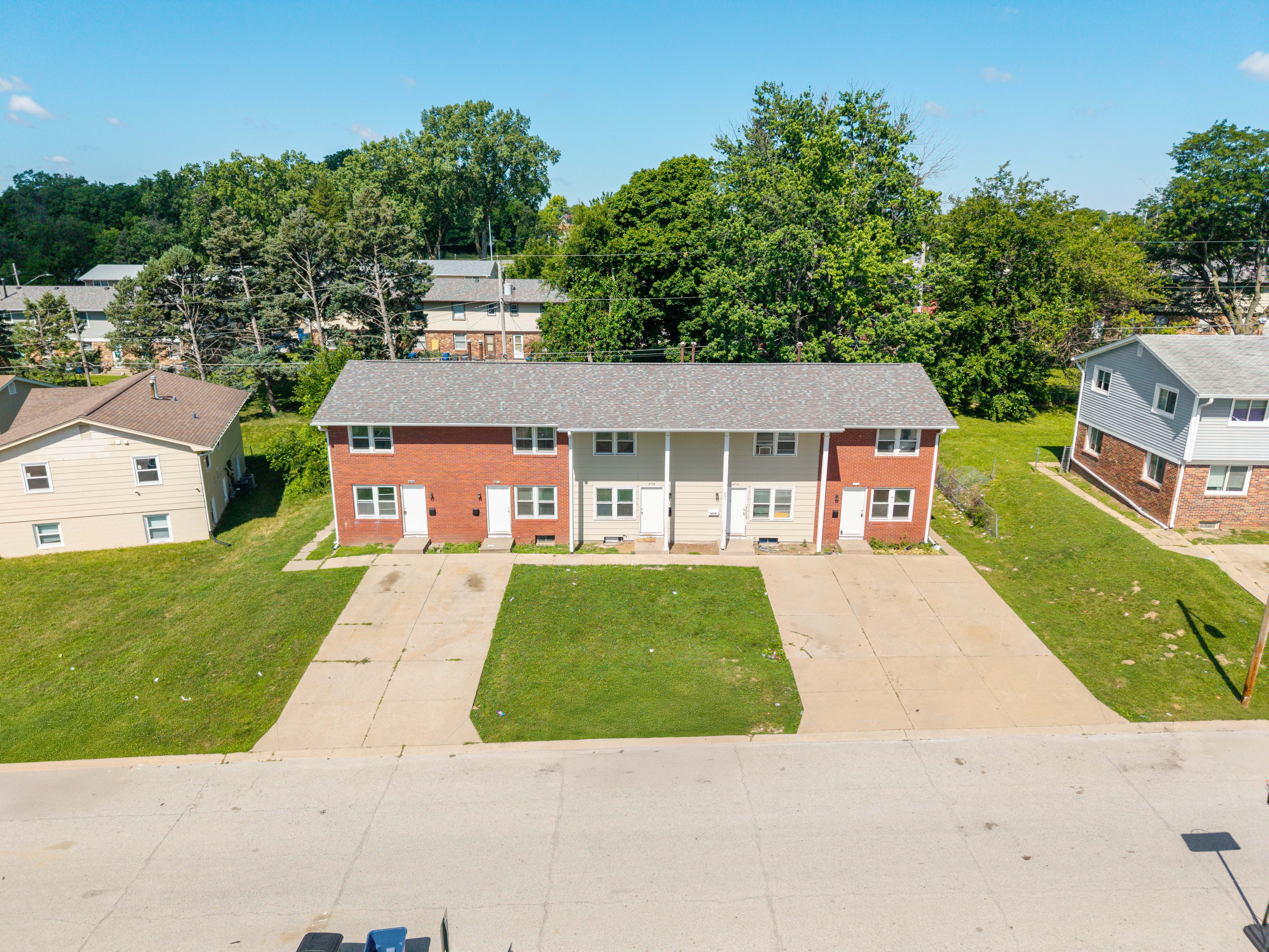 2704 Magnolia Drive, Bettendorf, IA 52722
