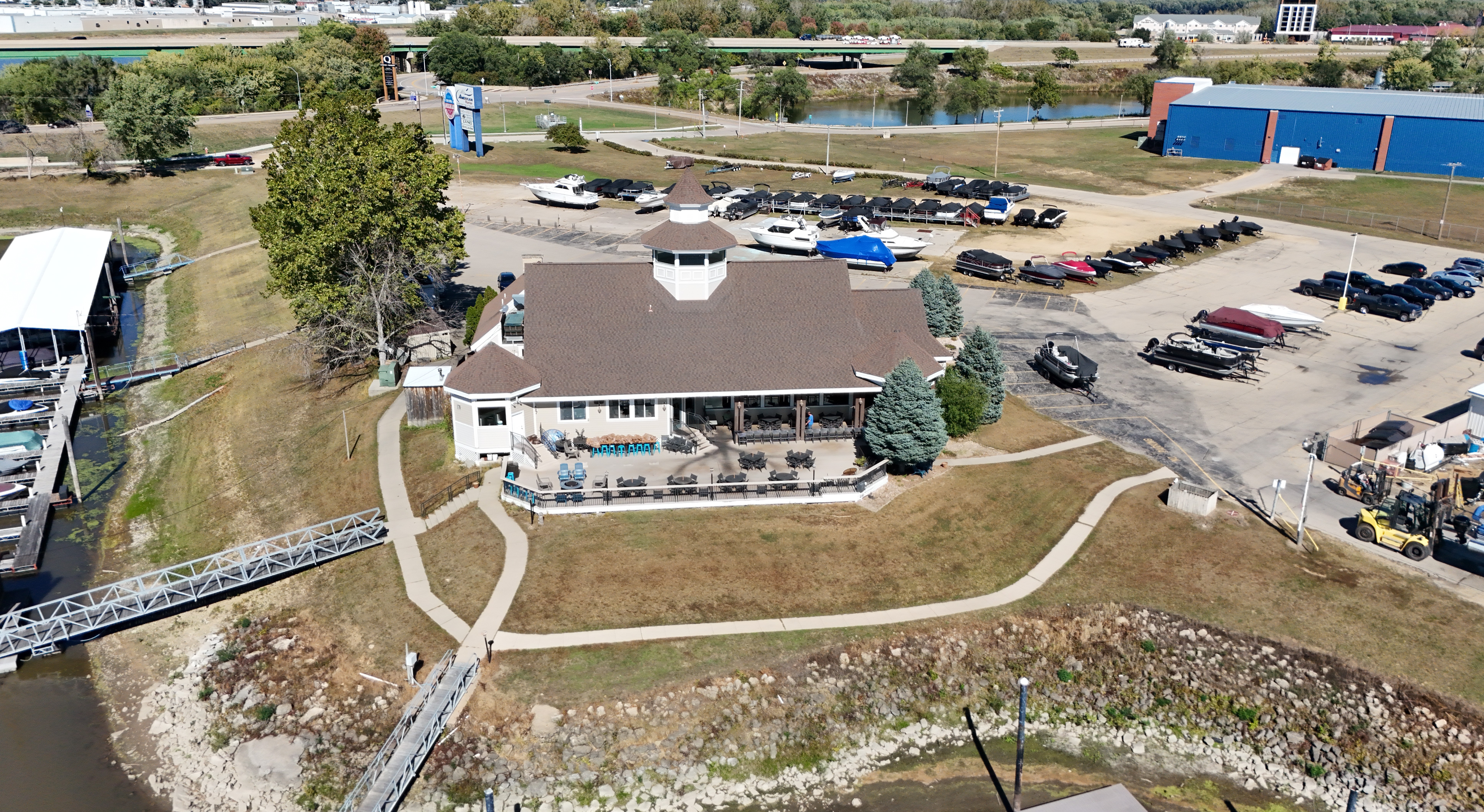 1630 East 16th Street, Dubuque, IA 52001