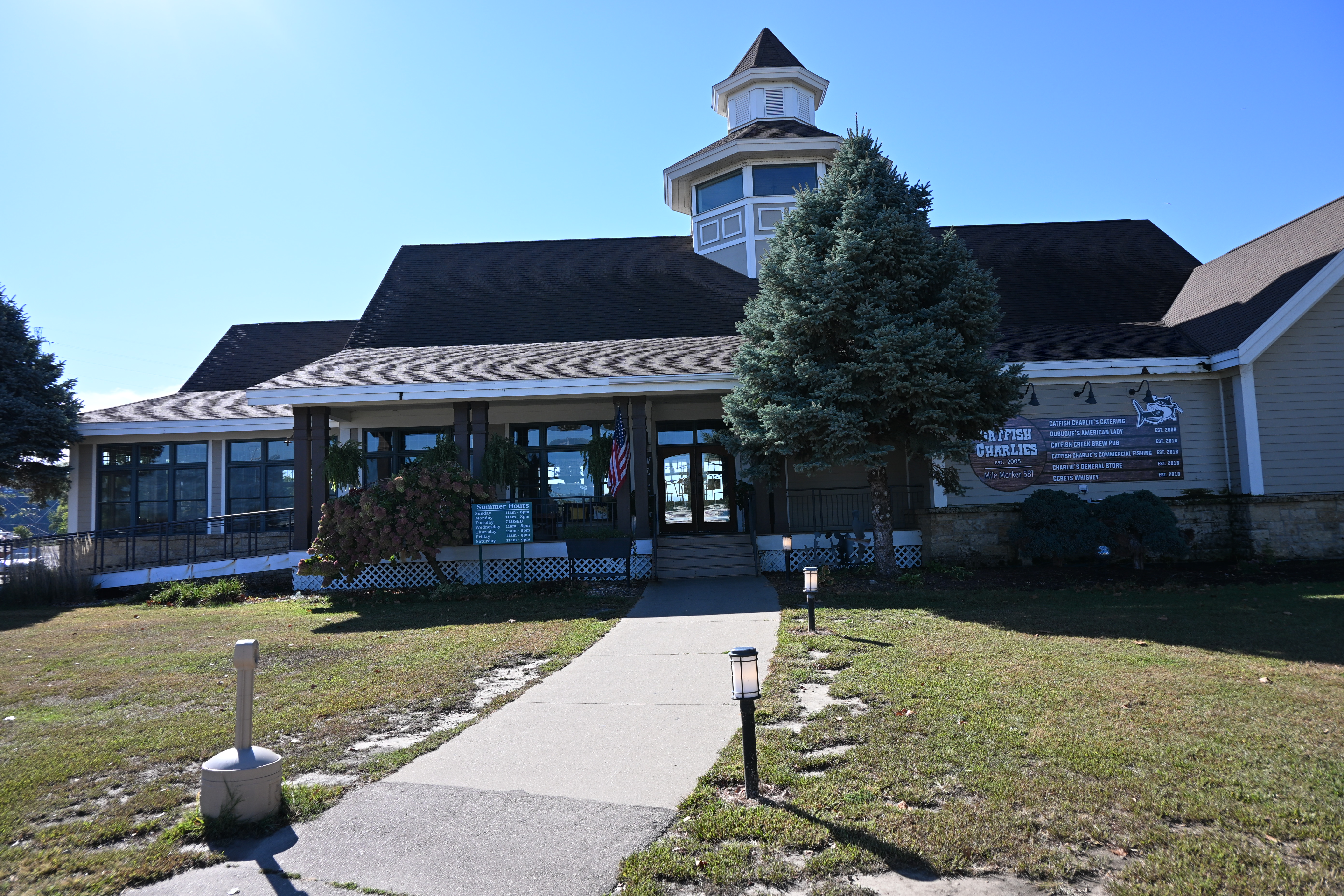 1630 East 16th Street, Dubuque, IA 52001