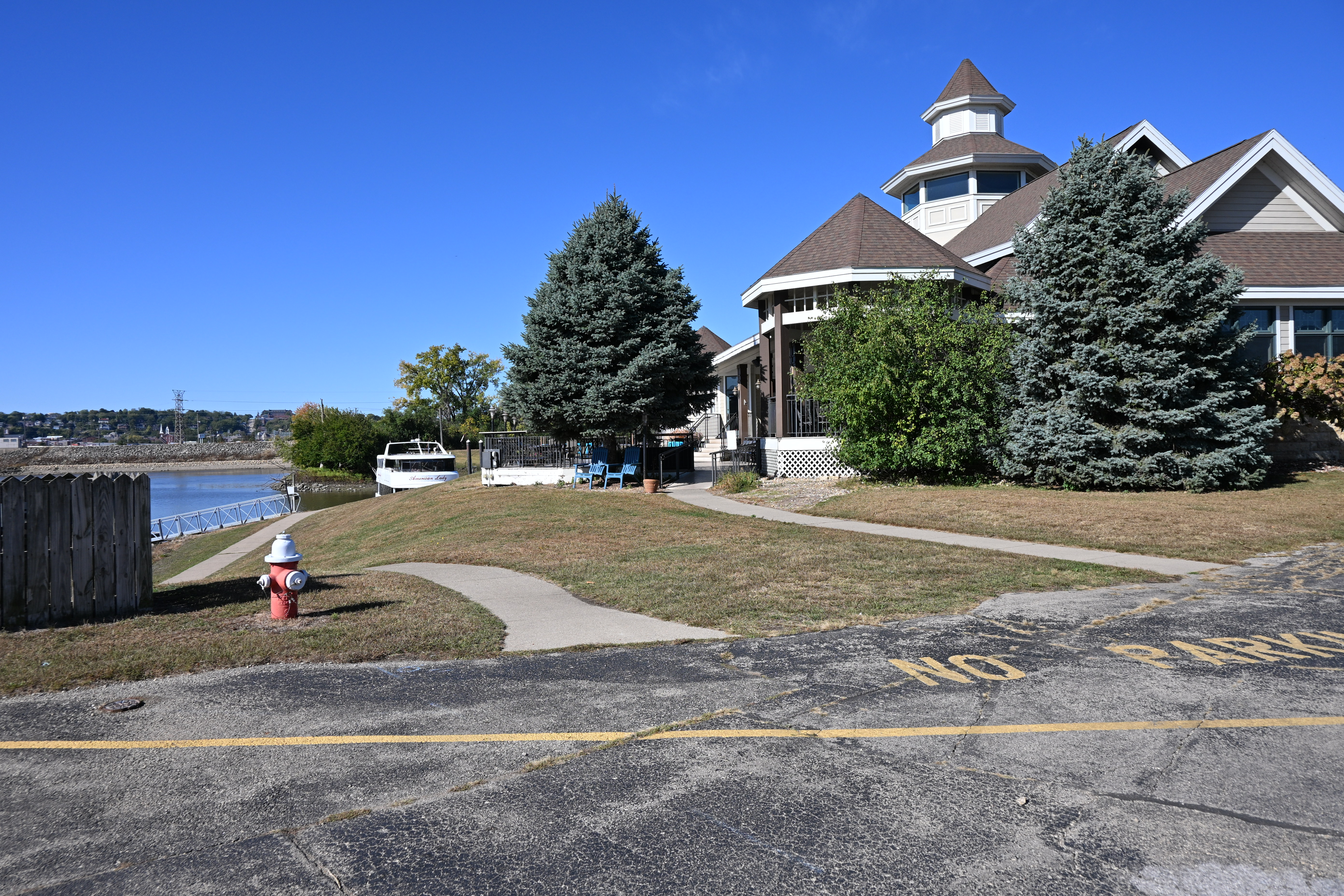 1630 East 16th Street, Dubuque, IA 52001