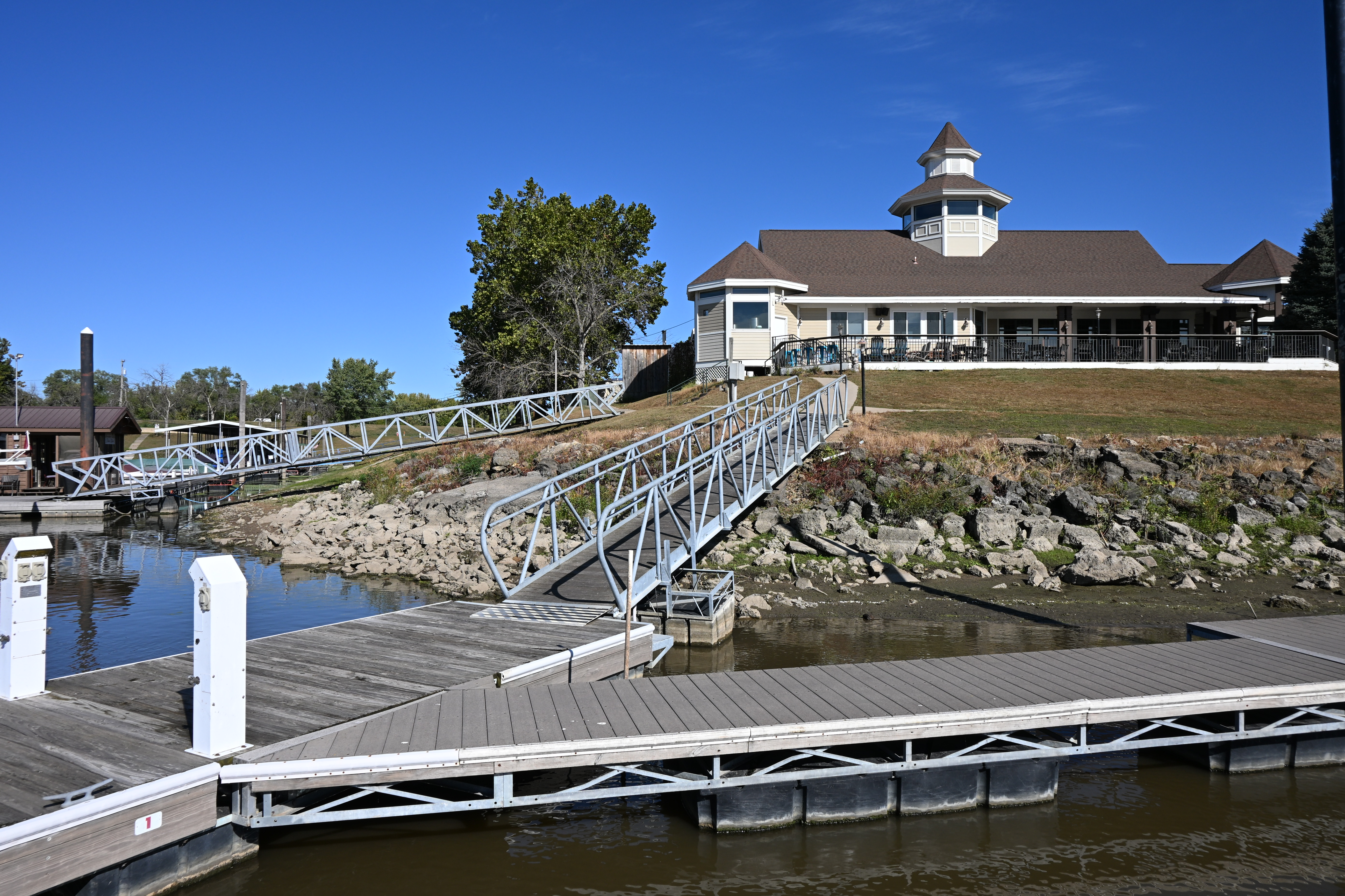 1630 East 16th Street, Dubuque, IA 52001