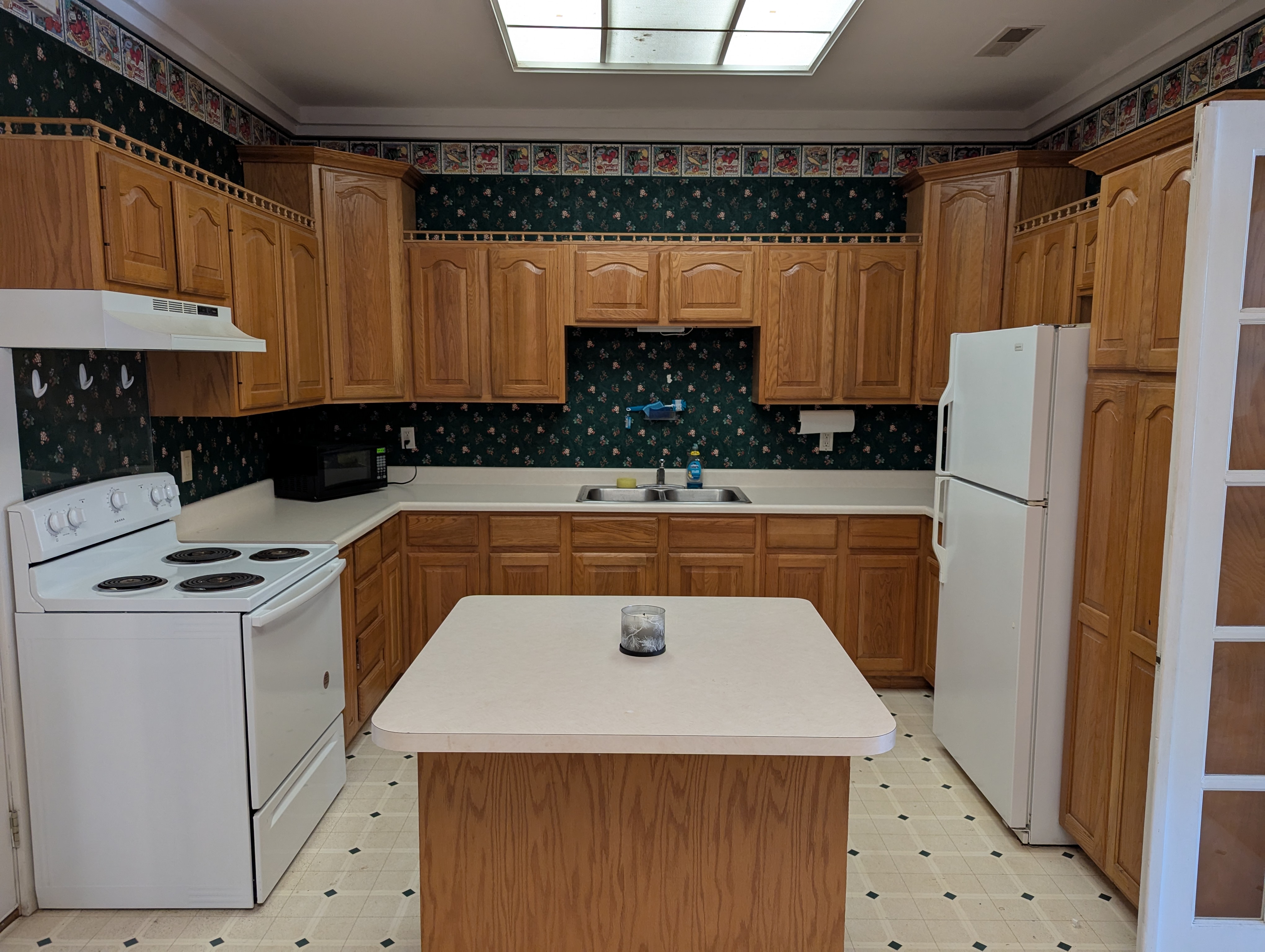 412 & 414 S Locust St, 412 South Locust Street, Delavan, IL 61734