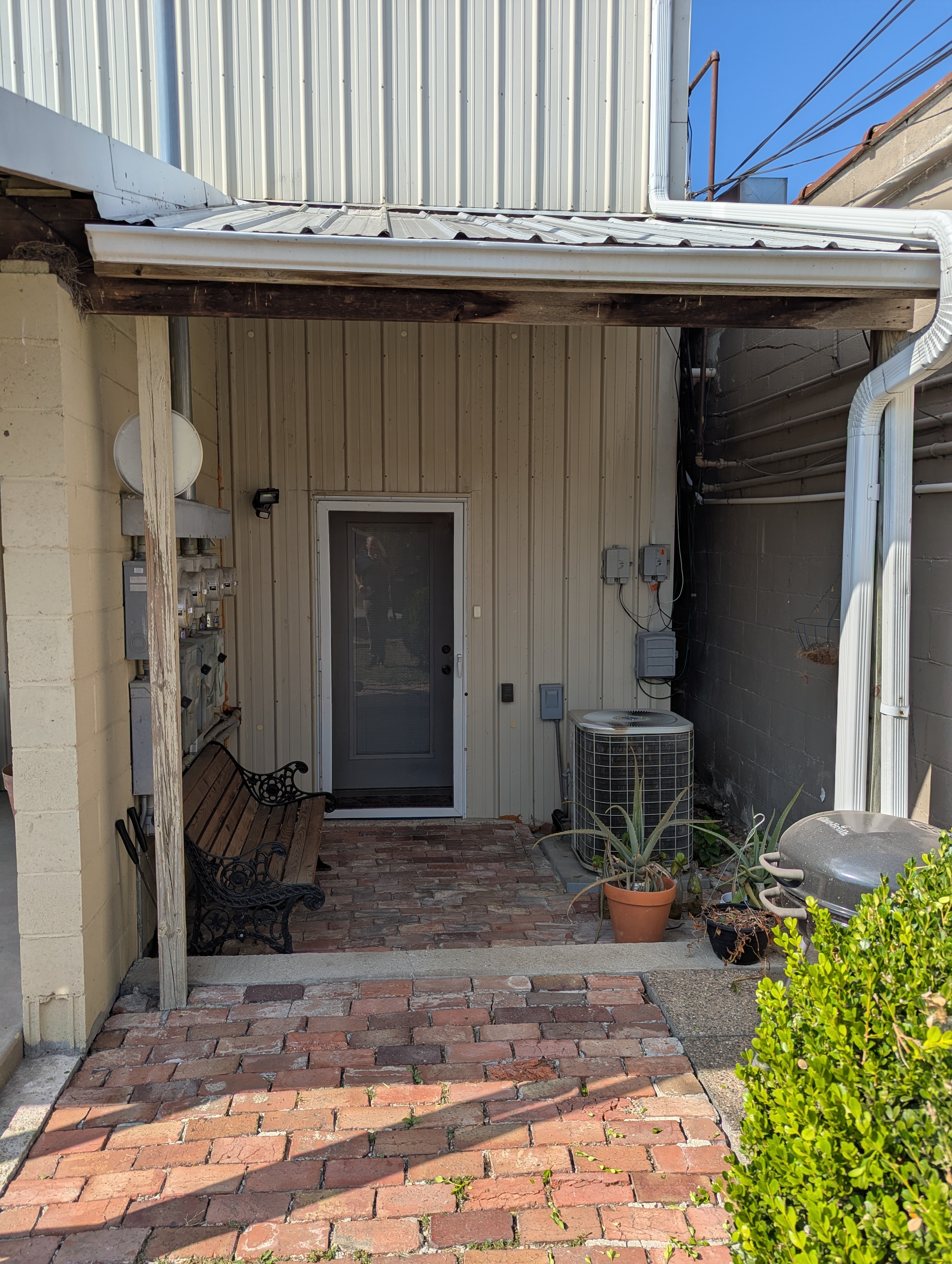 412 & 414 S Locust St, 412 South Locust Street, Delavan, IL 61734