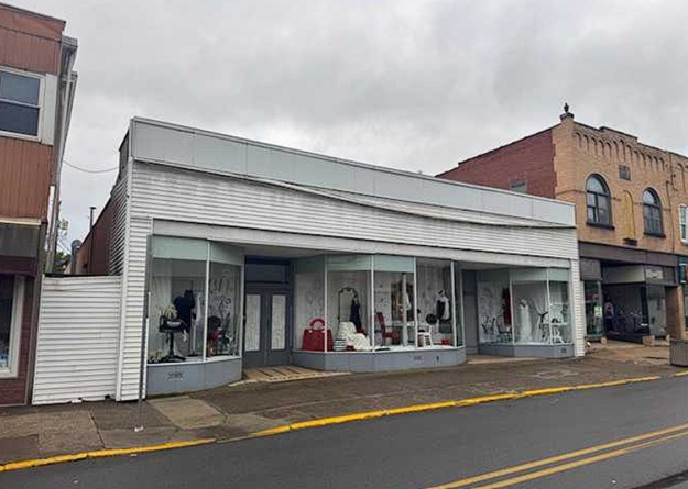 31 W Shirley St - retail for sale in mount union, PA