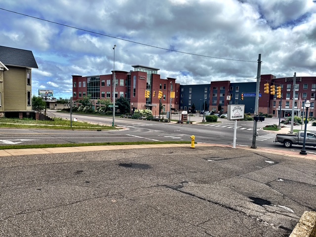 866 West Washington Street, Marquette, MI 49855