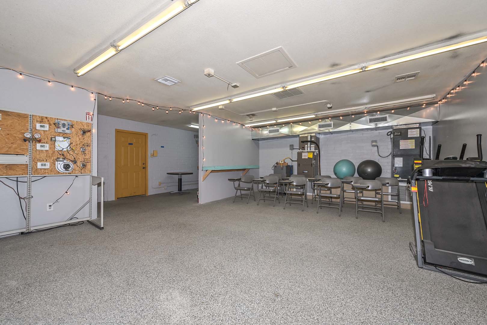 11123 West Nevada Avenue, Youngtown, AZ 85363