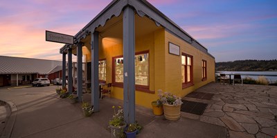 Poulsbohemian Building