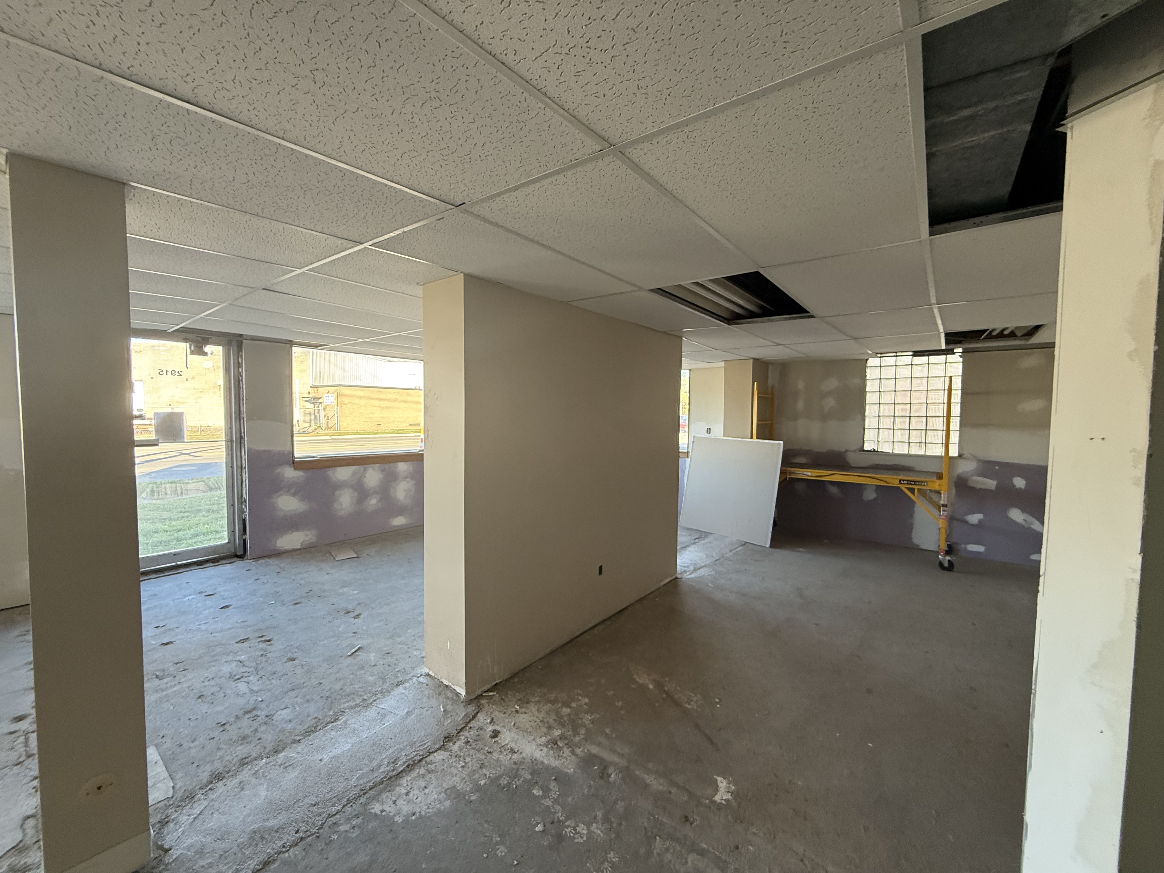 Industrial Zoned Warehouse in City of Lansing For Sale, 2915 South Martin Luther King Junior Boulevard, Lansing, MI 48910