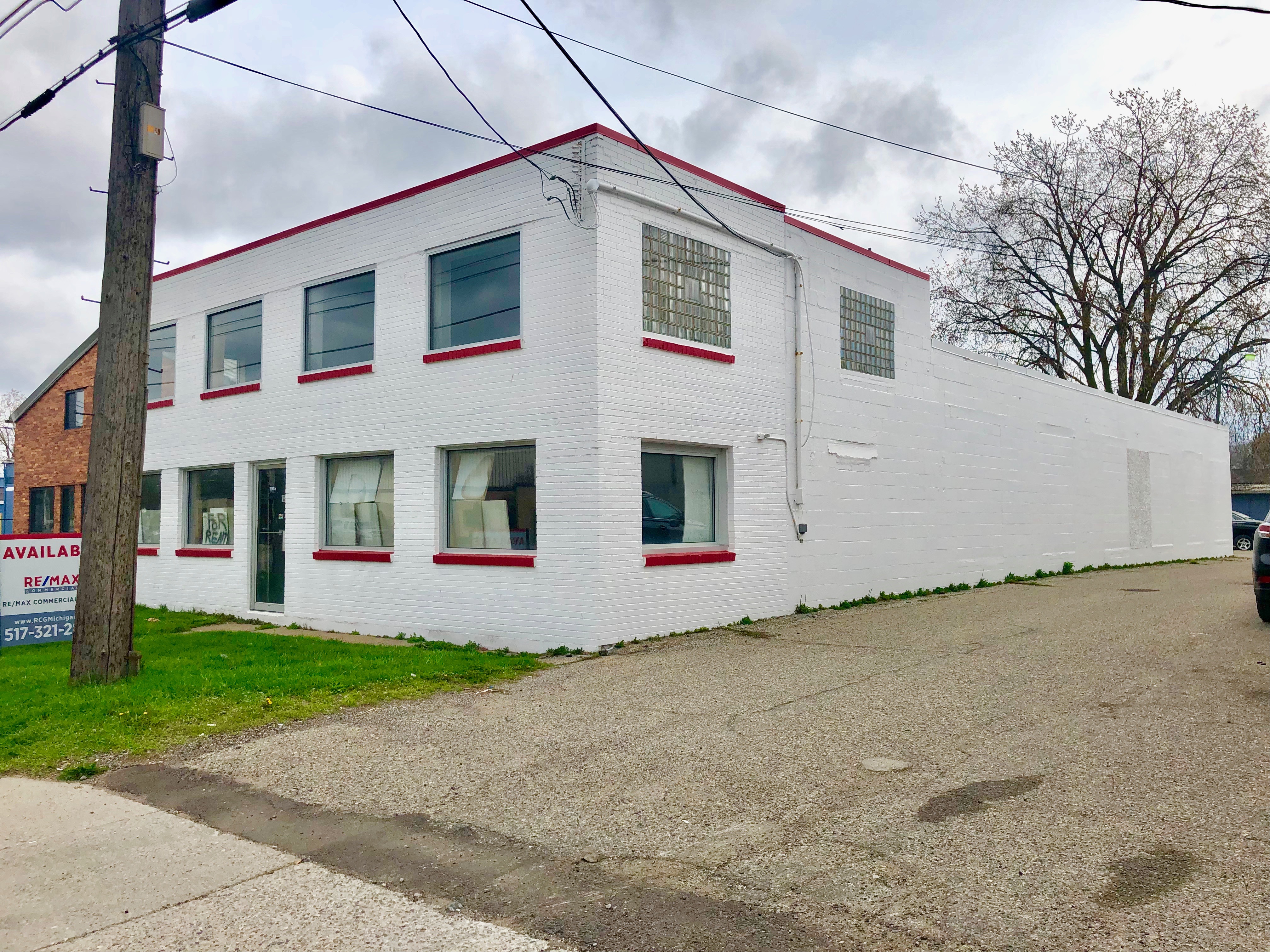 Industrial Zoned Warehouse in City of Lansing For Sale, 2915 South Martin Luther King Junior Boulevard, Lansing, MI 48910