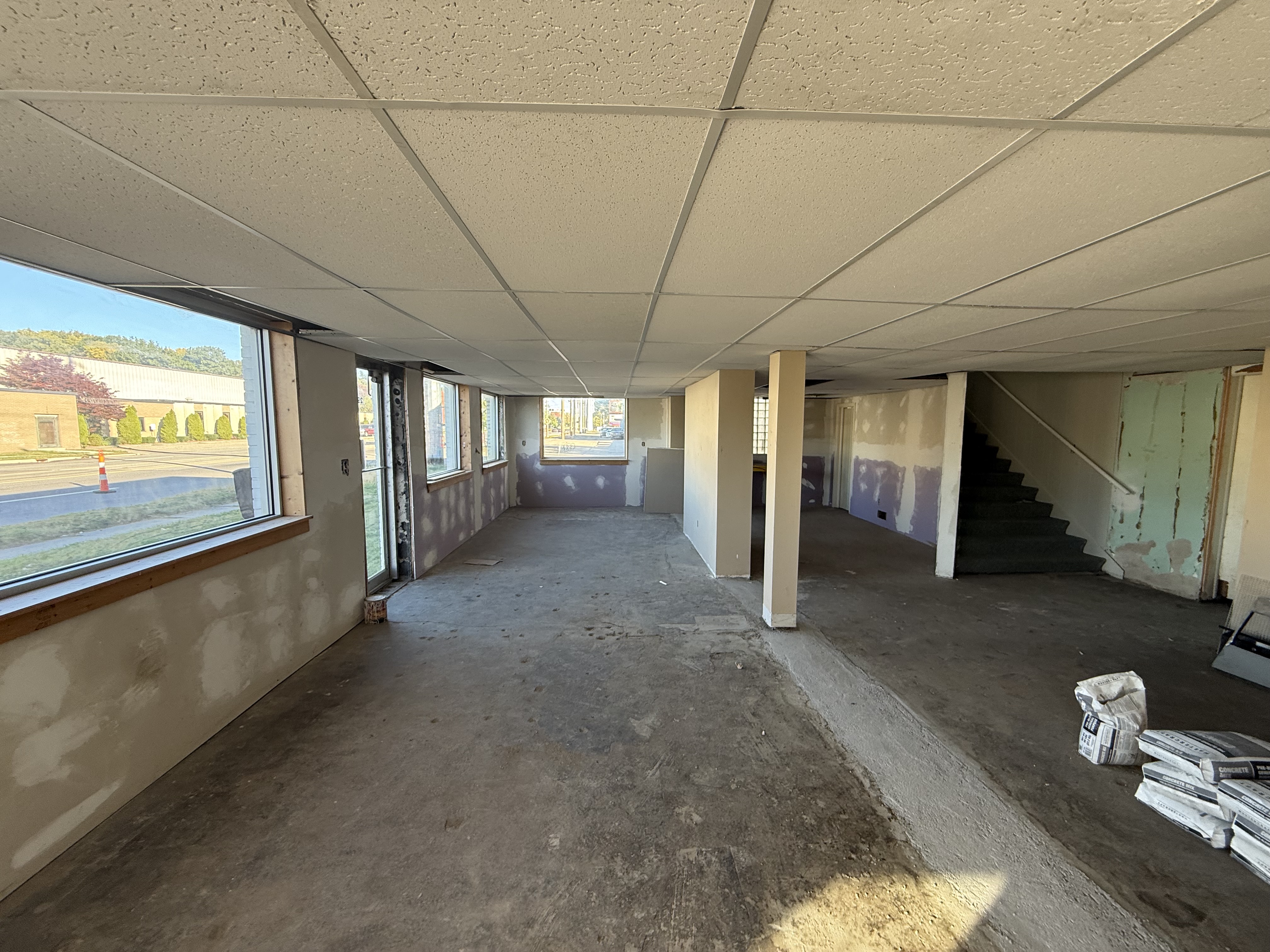 Industrial Zoned Warehouse in City of Lansing For Sale, 2915 South Martin Luther King Junior Boulevard, Lansing, MI 48910