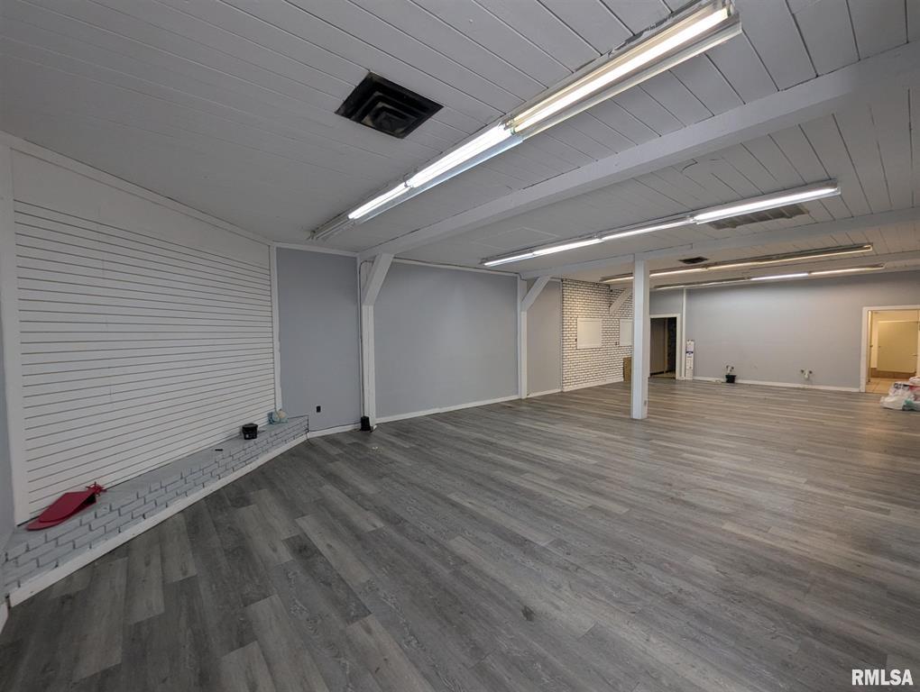 6926 N University St, 6926 North University Street, Peoria, IL 61614