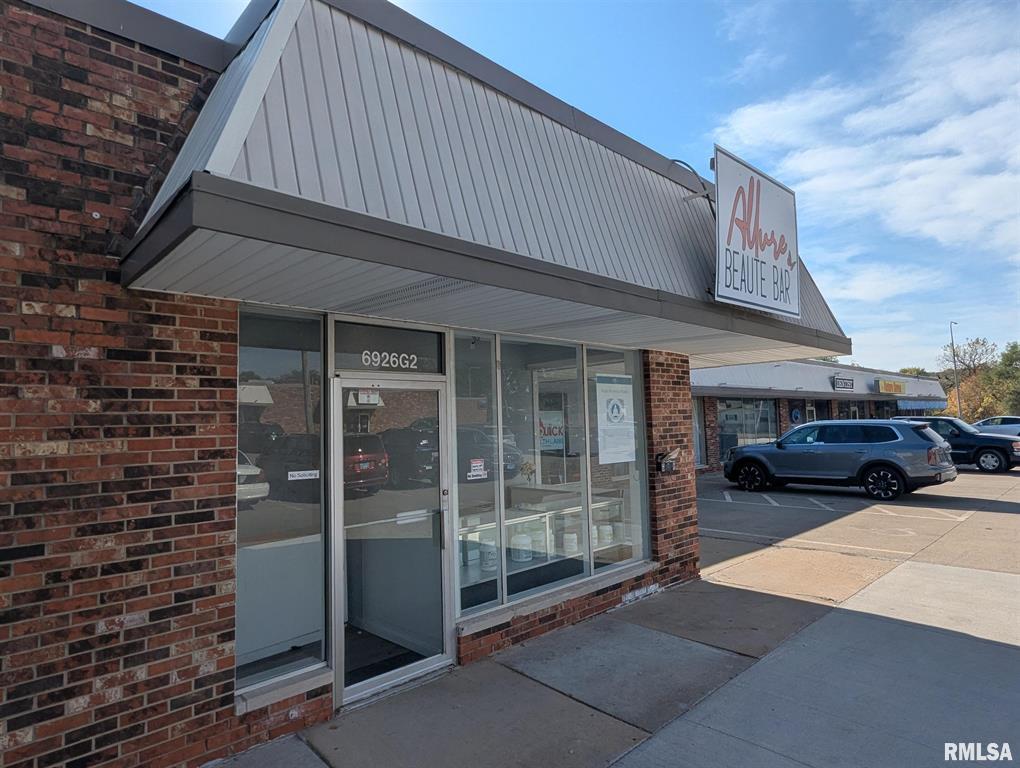 6926 N University St, 6926 North University Street, Peoria, IL 61614