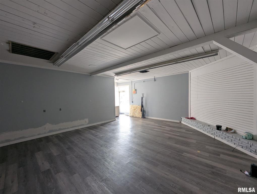 6926 N University St, 6926 North University Street, Peoria, IL 61614