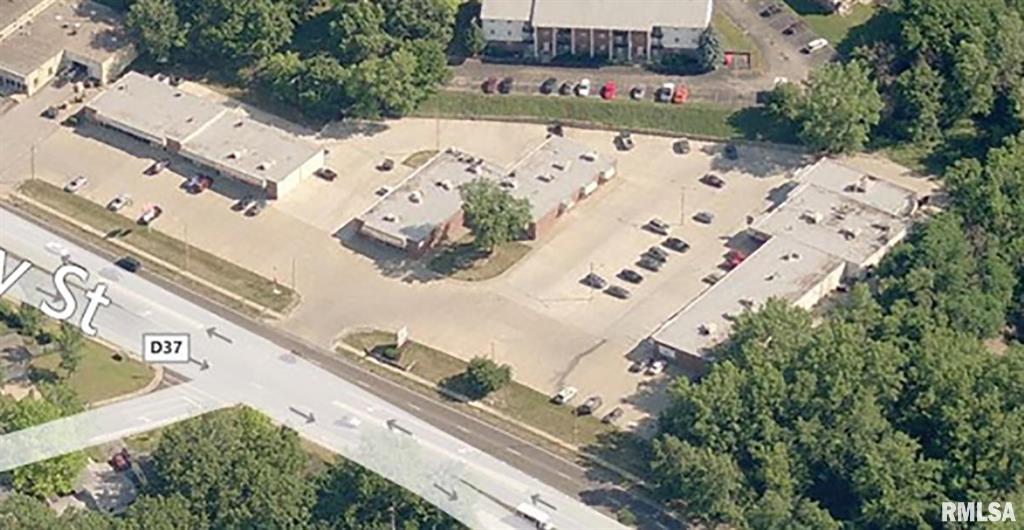 6926 N University St, 6926 North University Street, Peoria, IL 61614