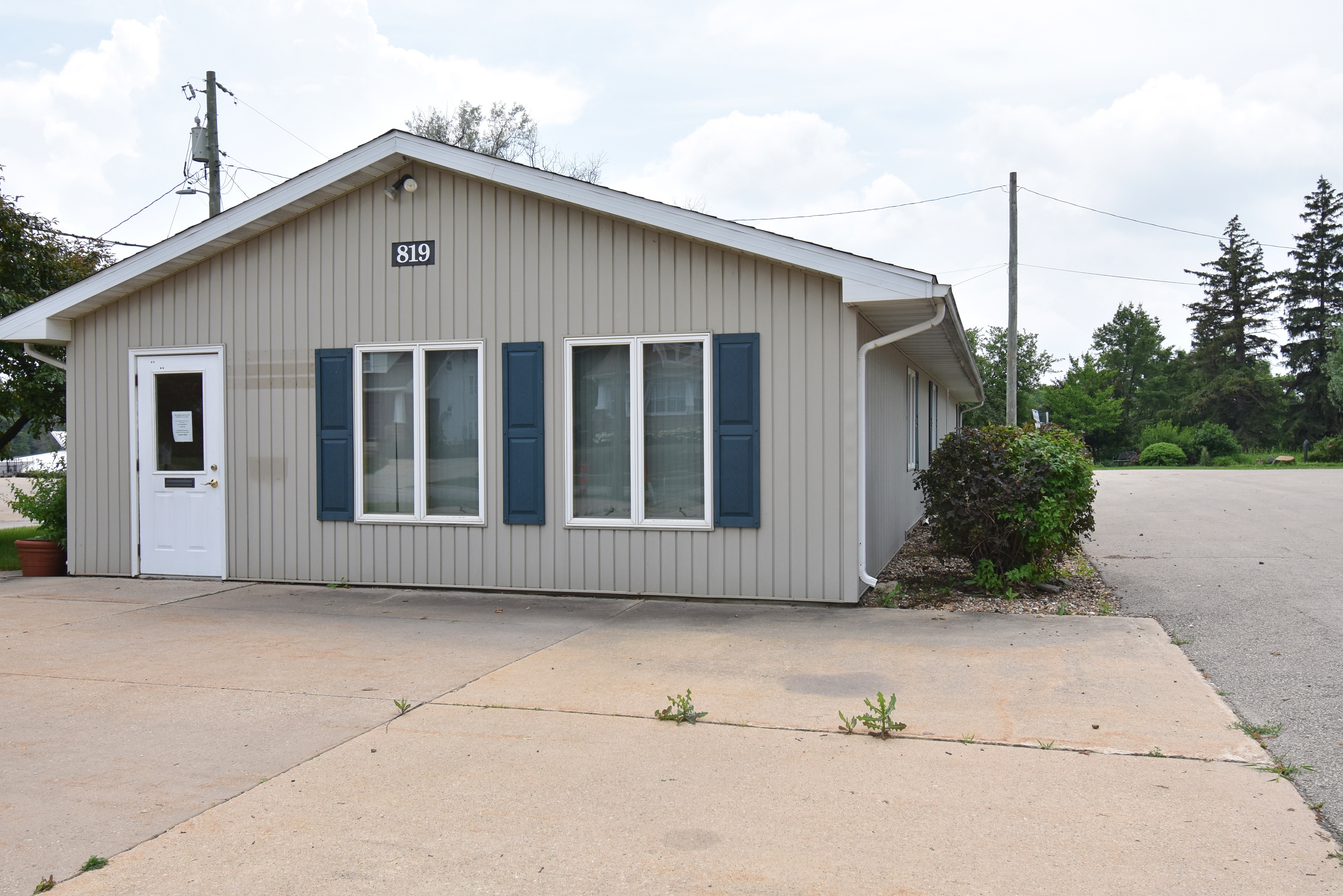 819 1st Street East, Independence, IA 50644