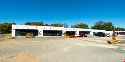 HIGH-TRAFFIC ROXBORO RETAIL - JOIN GREAT CLIPS AND OTHER TOP TENANTS!
