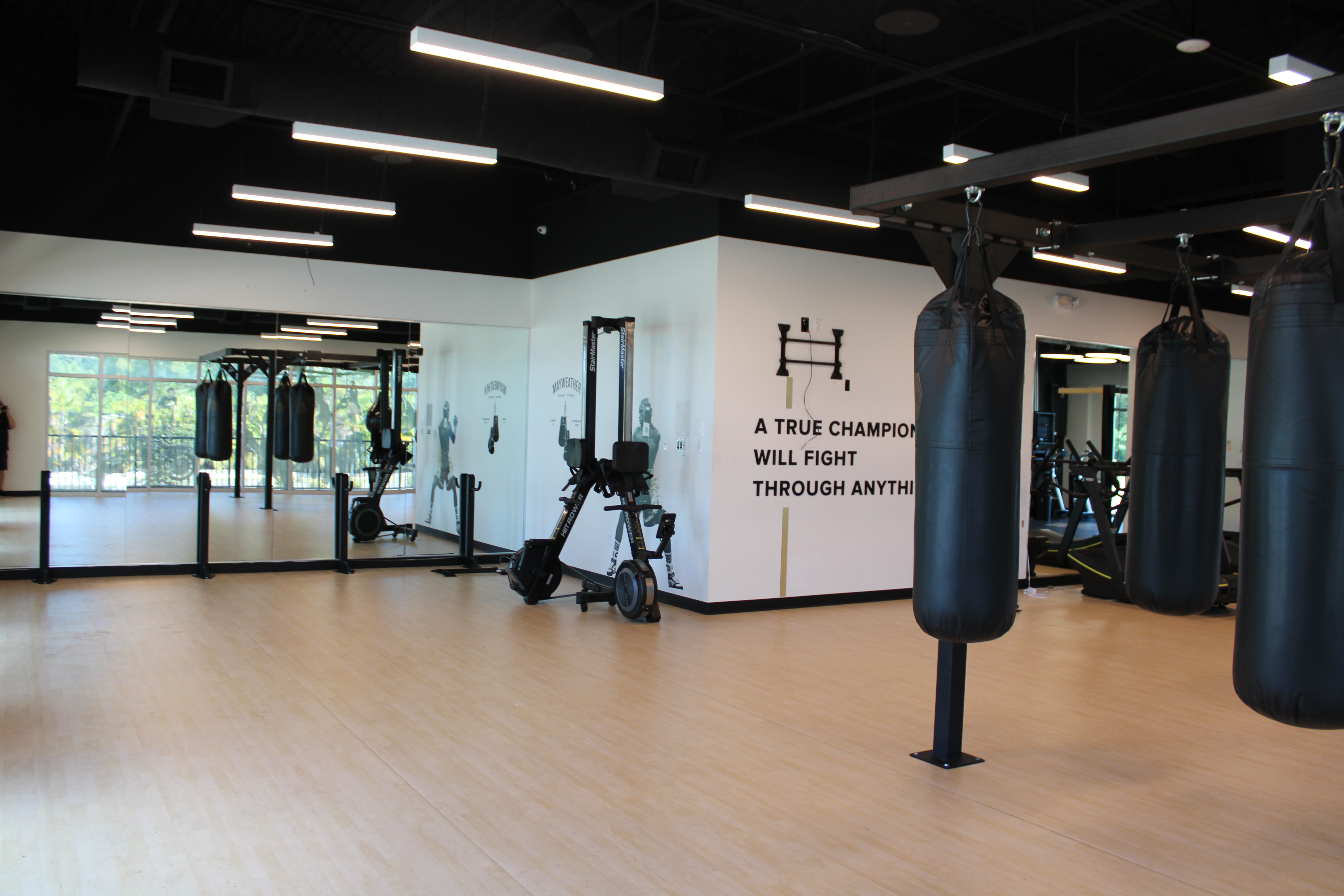 2076 Seminole Boulevard, Largo, FL 33778