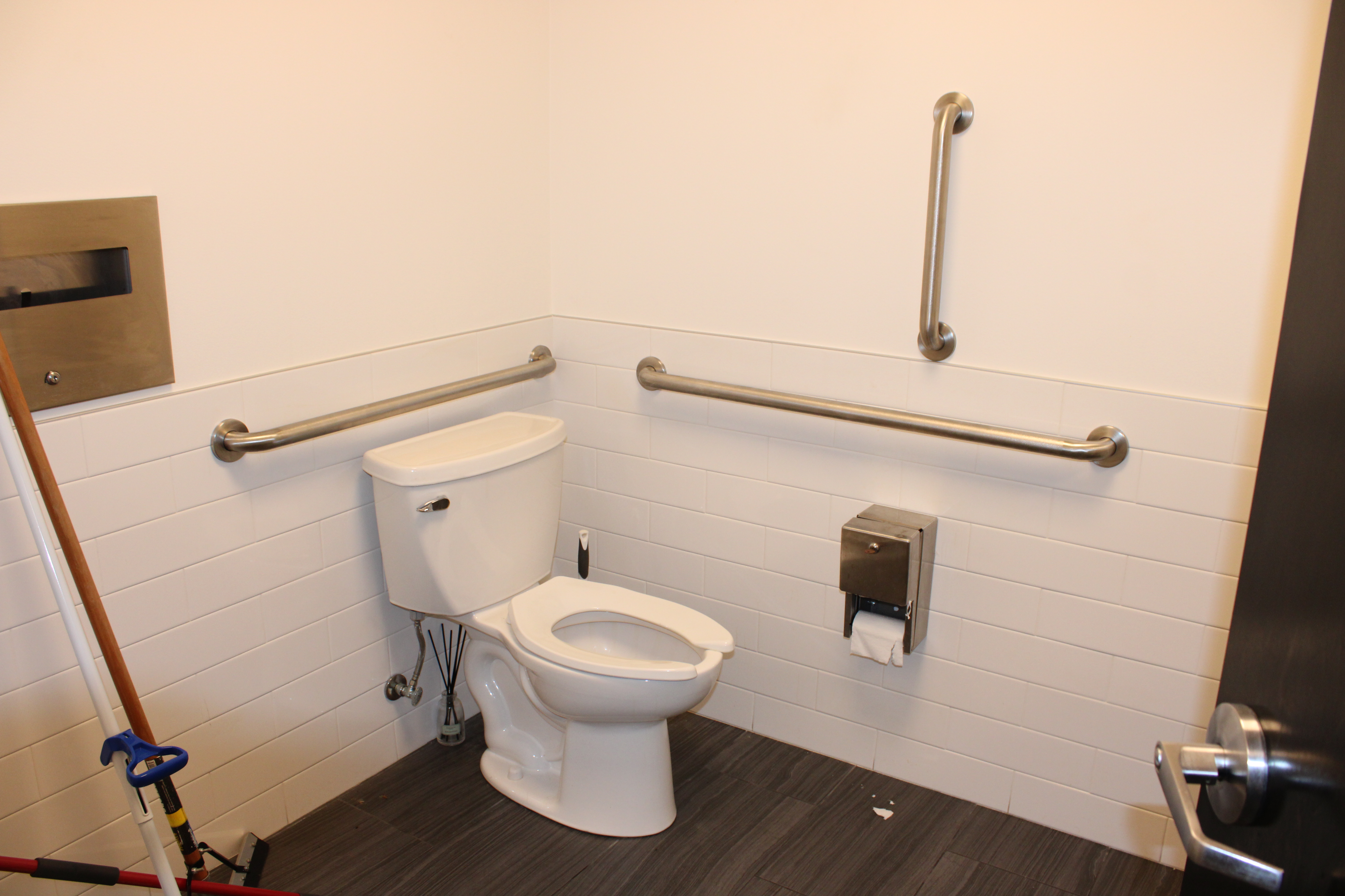 2076 Seminole Boulevard, Largo, FL 33778