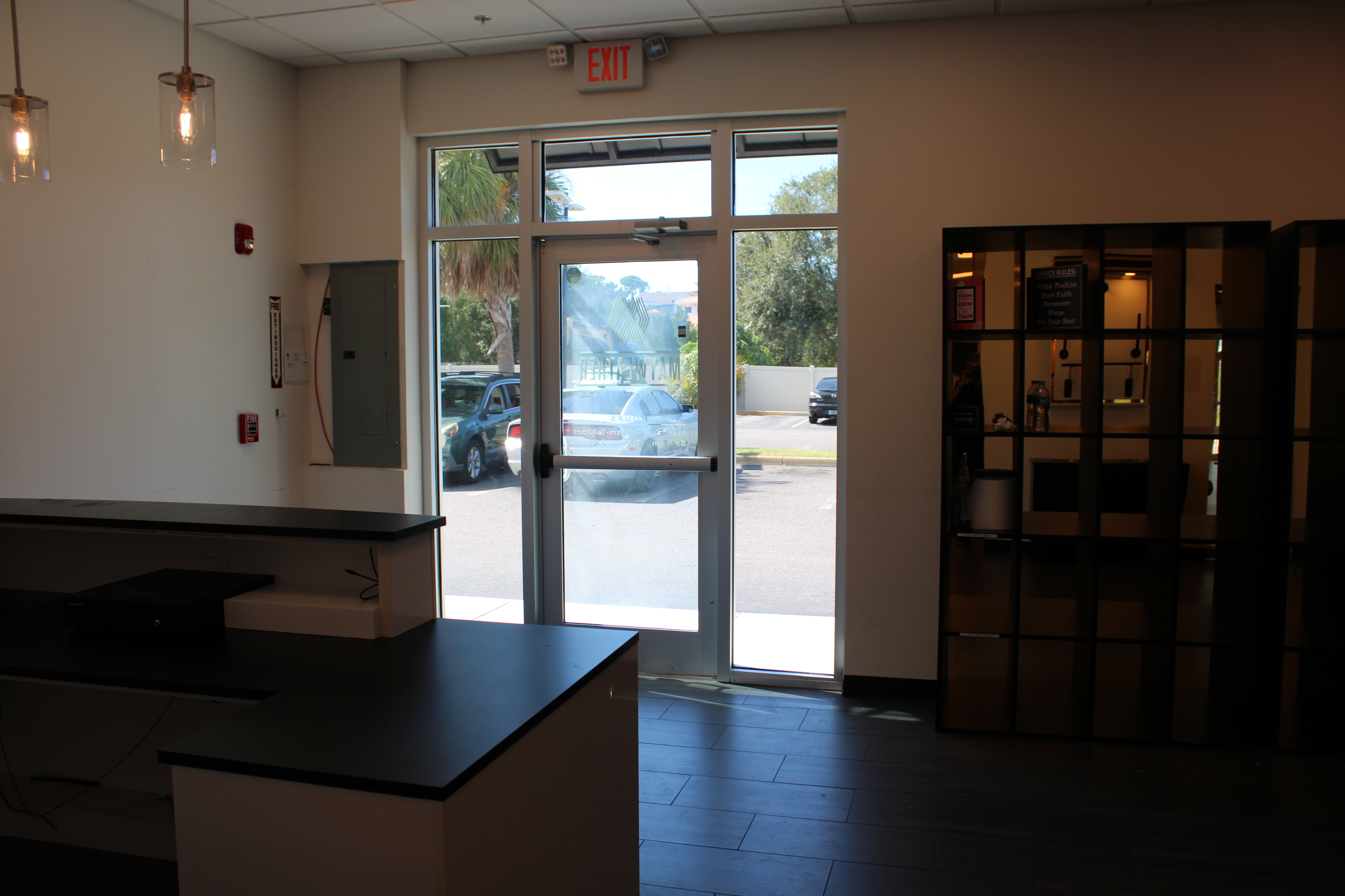 2076 Seminole Boulevard, Largo, FL 33778