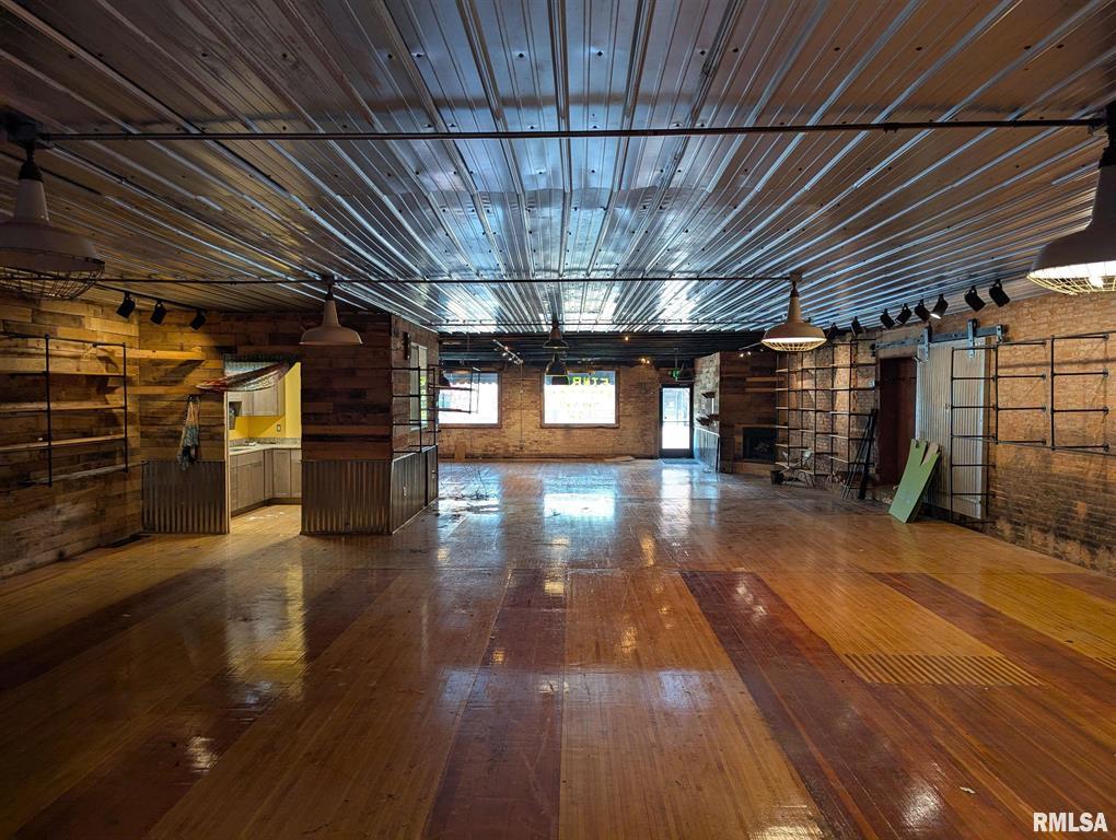 122 N Main St, 122 North Main Street, Washington, IL 61571