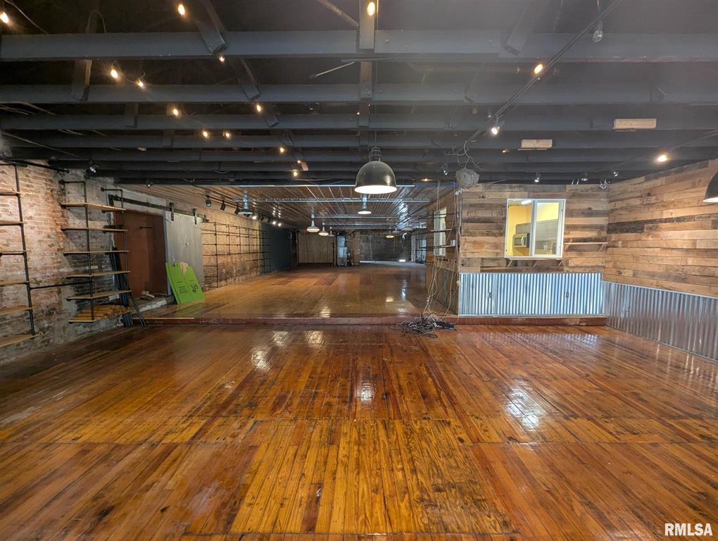 122 N Main St, 122 North Main Street, Washington, IL 61571