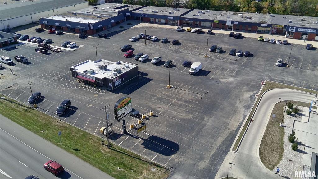 2910 Court Street, Pekin, IL 61554