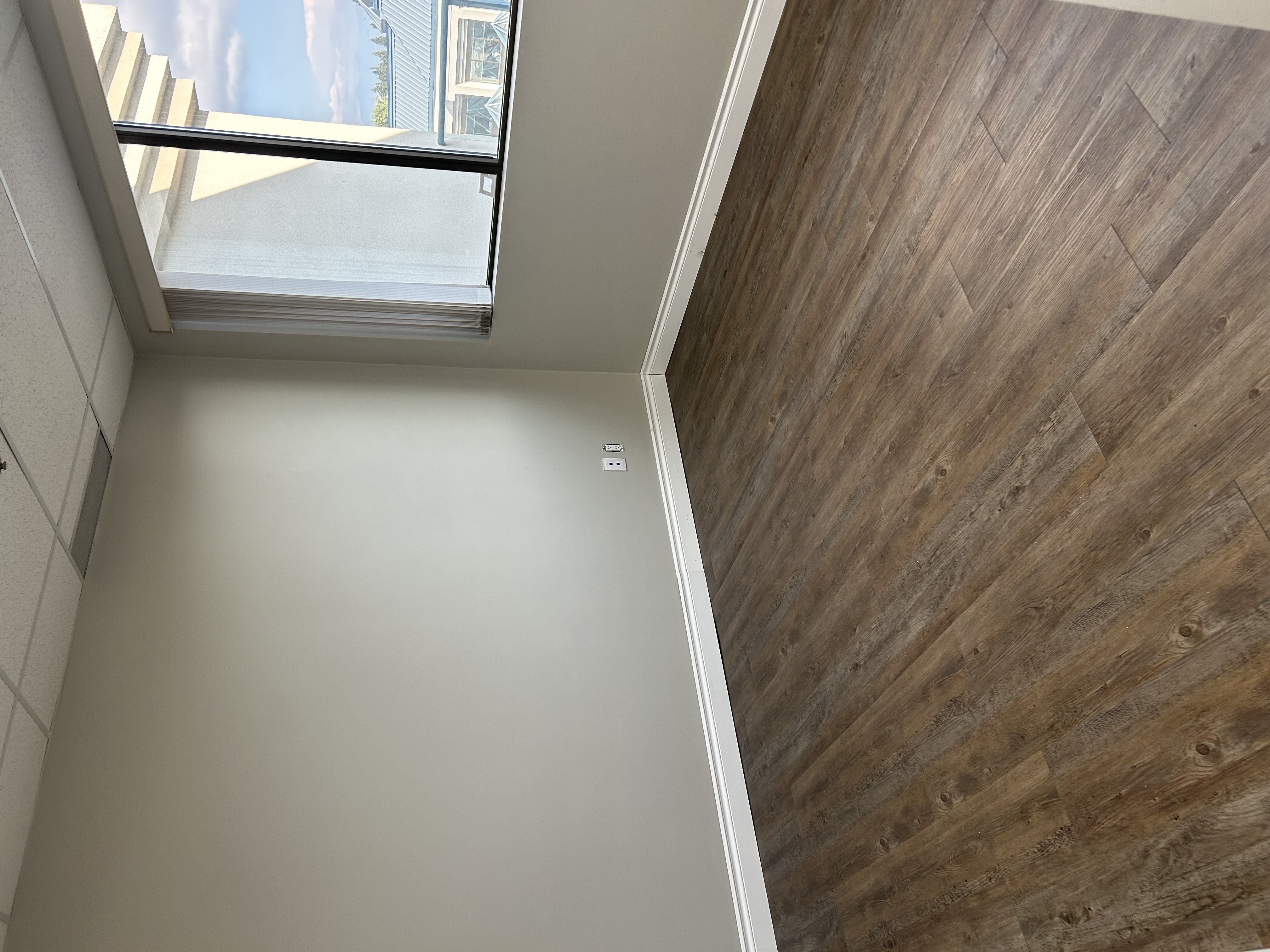 31935 South Fraser Way, Abbotsford, BC V2T, Canada