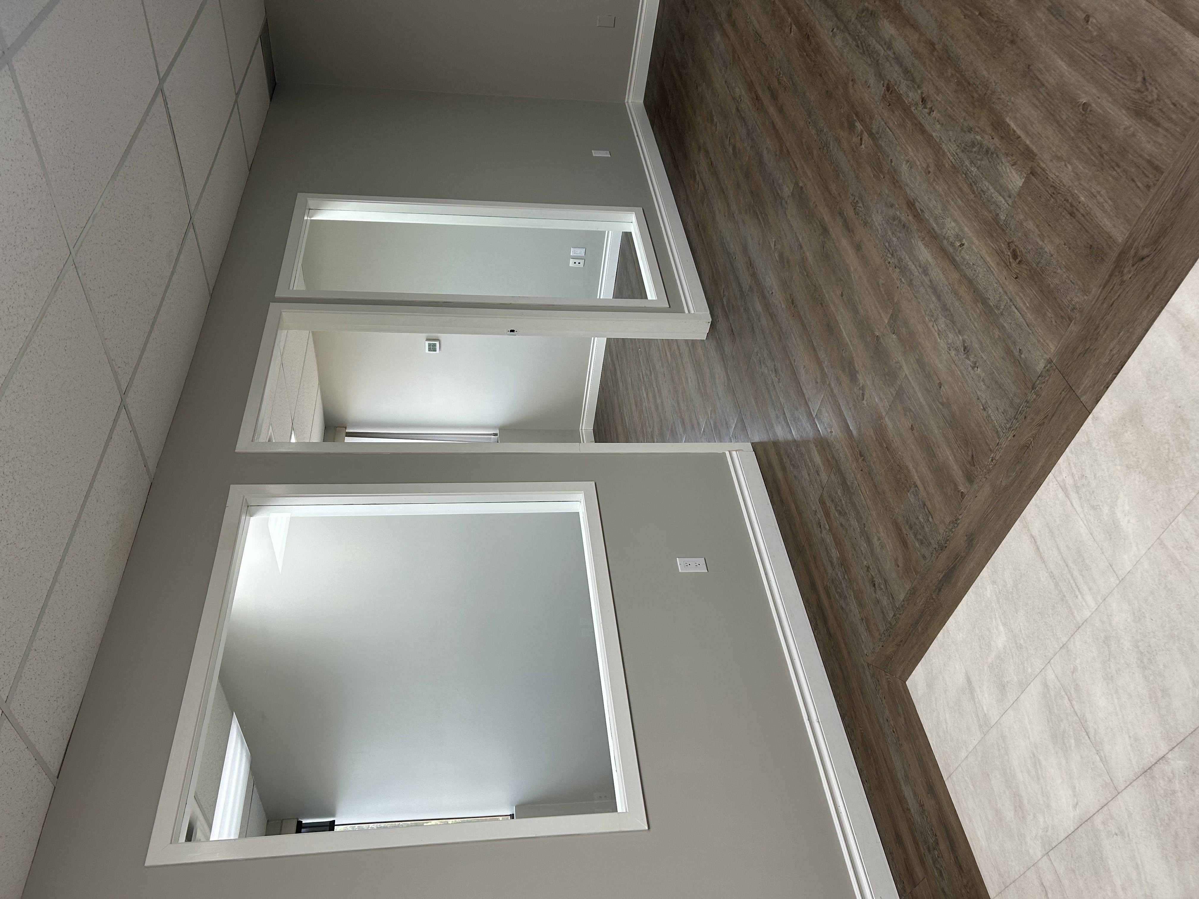 31935 South Fraser Way, Abbotsford, BC V2T, Canada