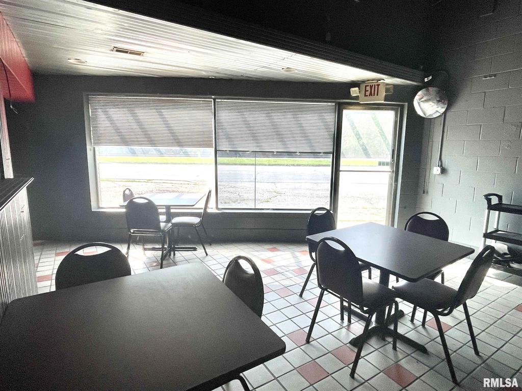 930 South 2nd Street, Pekin, IL 61554