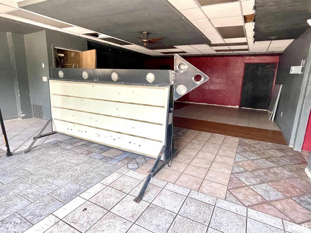 930 South 2nd Street, Pekin, IL 61554