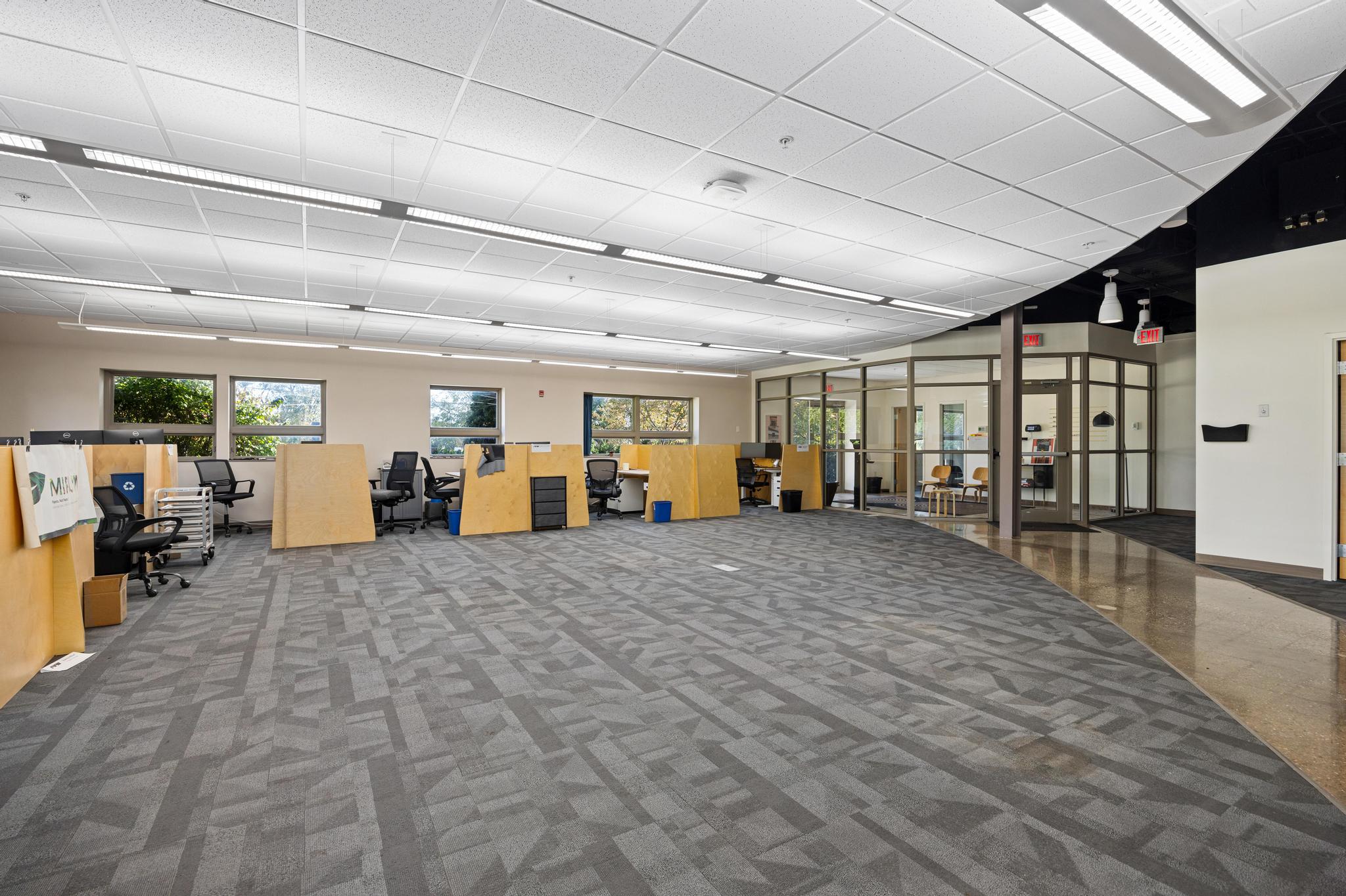 6533 North Galena Road, Peoria, IL 61614