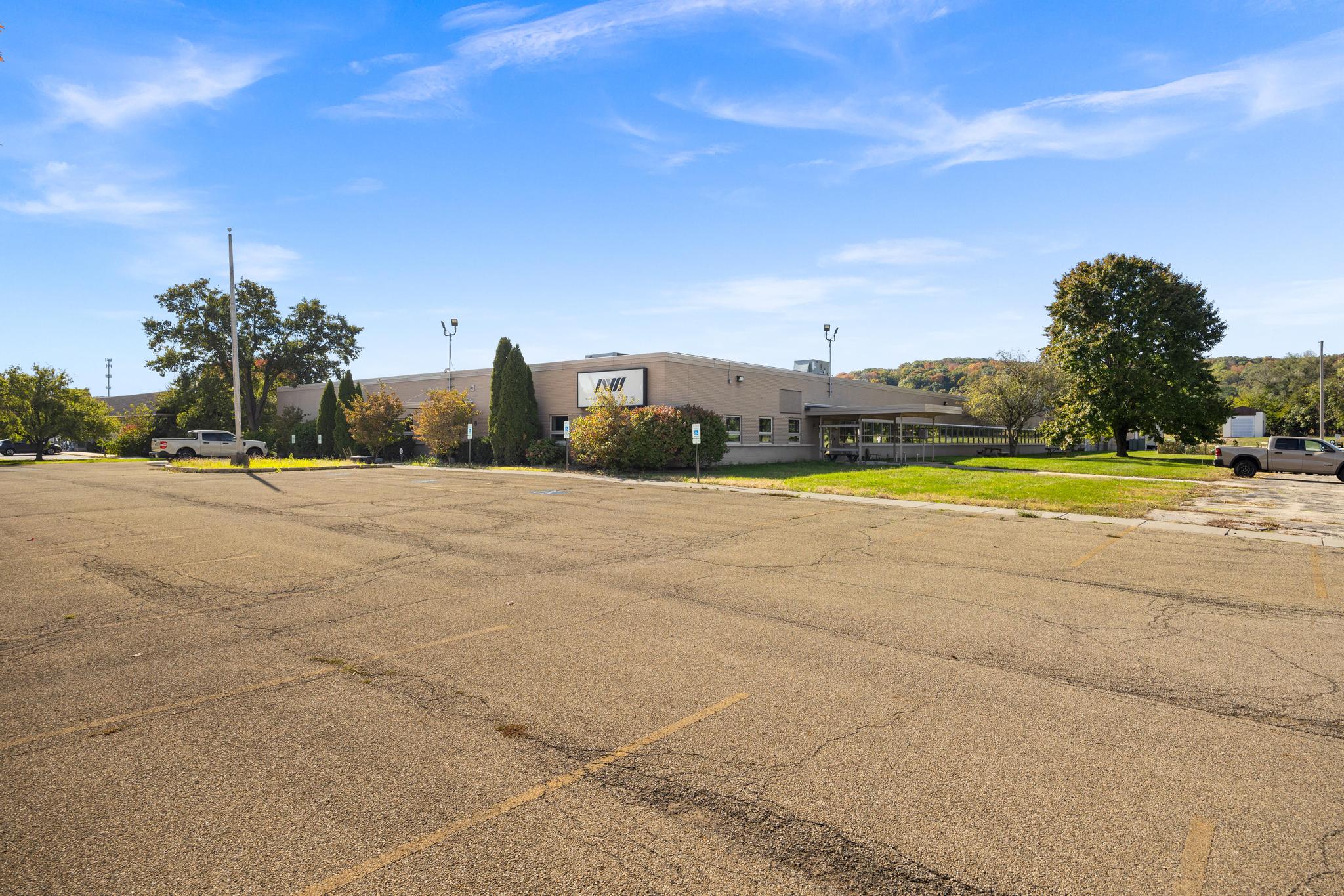 6533 North Galena Road, Peoria, IL 61614