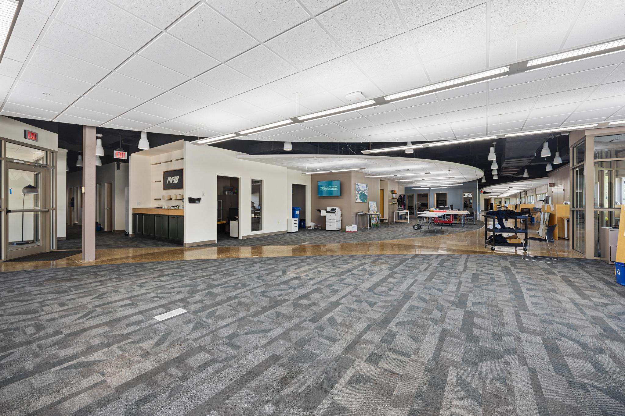 6533 North Galena Road, Peoria, IL 61614