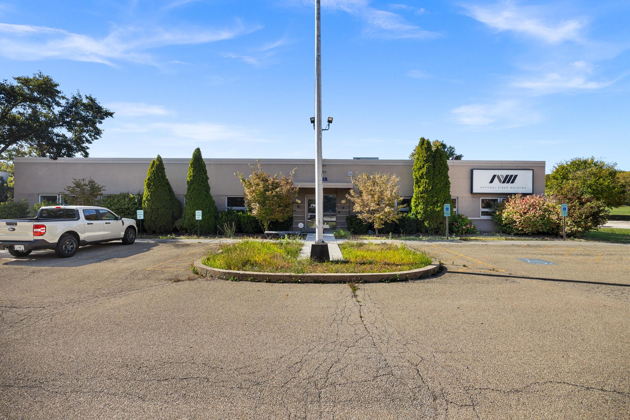 6533 North Galena Road, Peoria, IL 61614