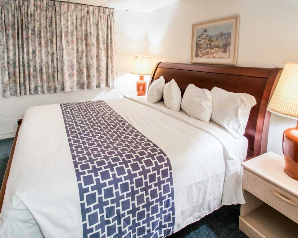 99202 Overseas Highway, Key Largo, FL 33037