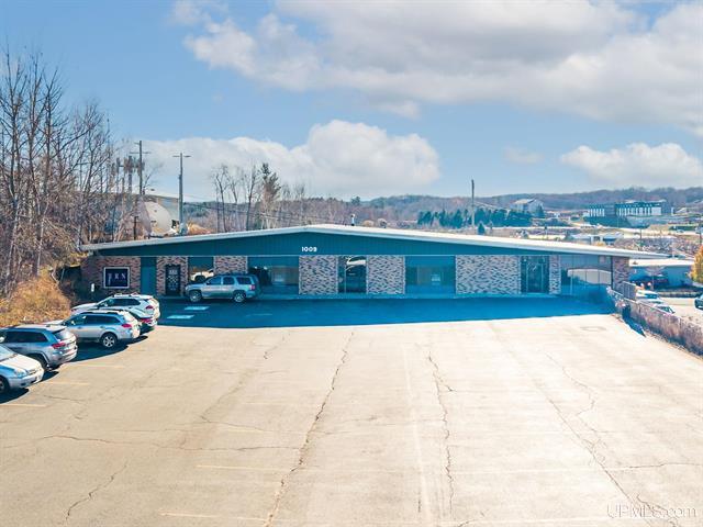1009 West Ridge Street, Marquette, MI 49855
