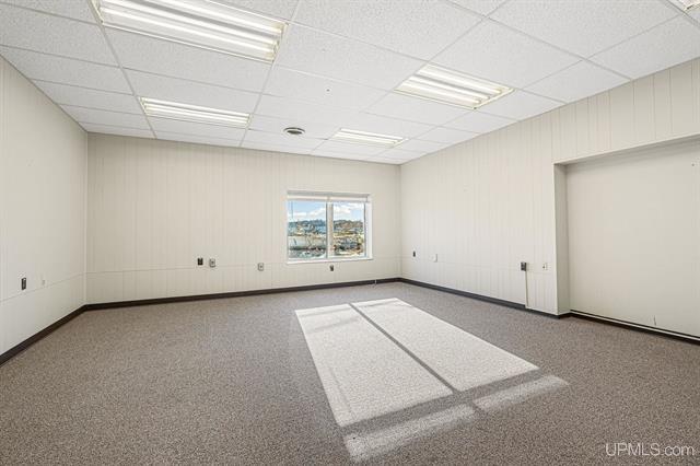 1009 West Ridge Street, Marquette, MI 49855