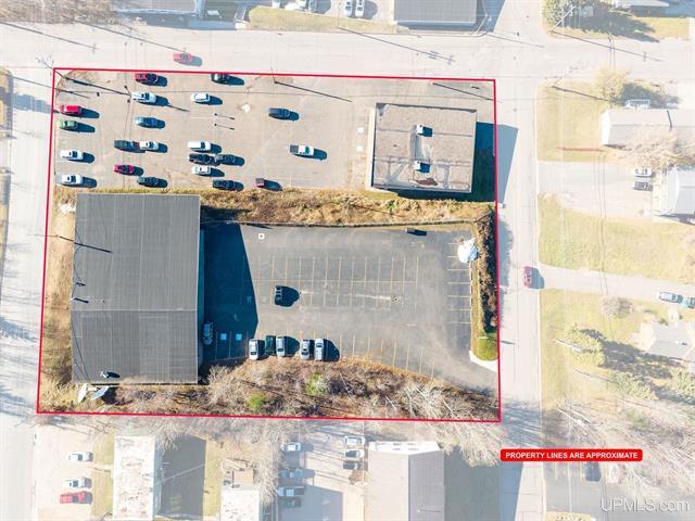 1009 West Ridge Street, Marquette, MI 49855