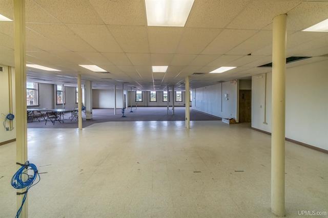 308 Cleveland Avenue, Ishpeming, MI 49849