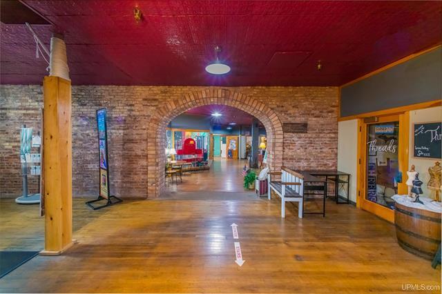 308 Cleveland Avenue, Ishpeming, MI 49849