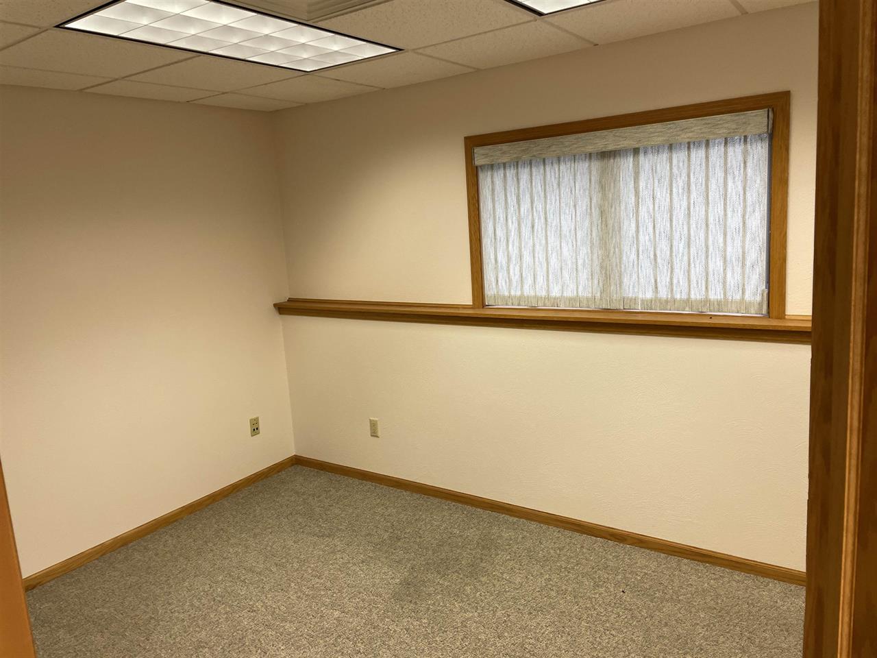 602 Pleasant Oak Drive, Oregon, WI 53575